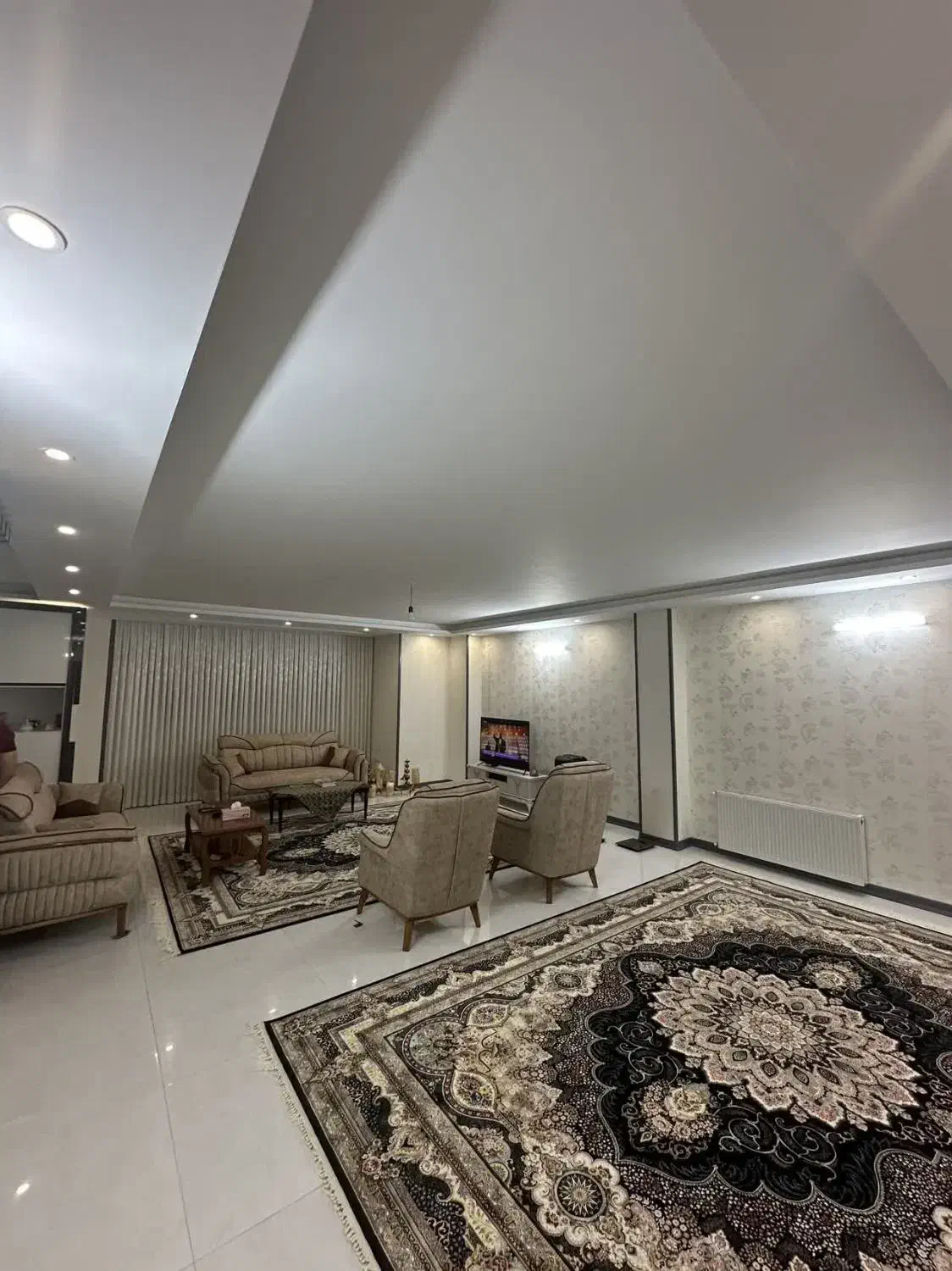 117متری امیرکبیر/جنوبی/کم واحد/نوساز/سالن بزرگ|فروش آپارتمان|اصفهان, برازنده|دیوار