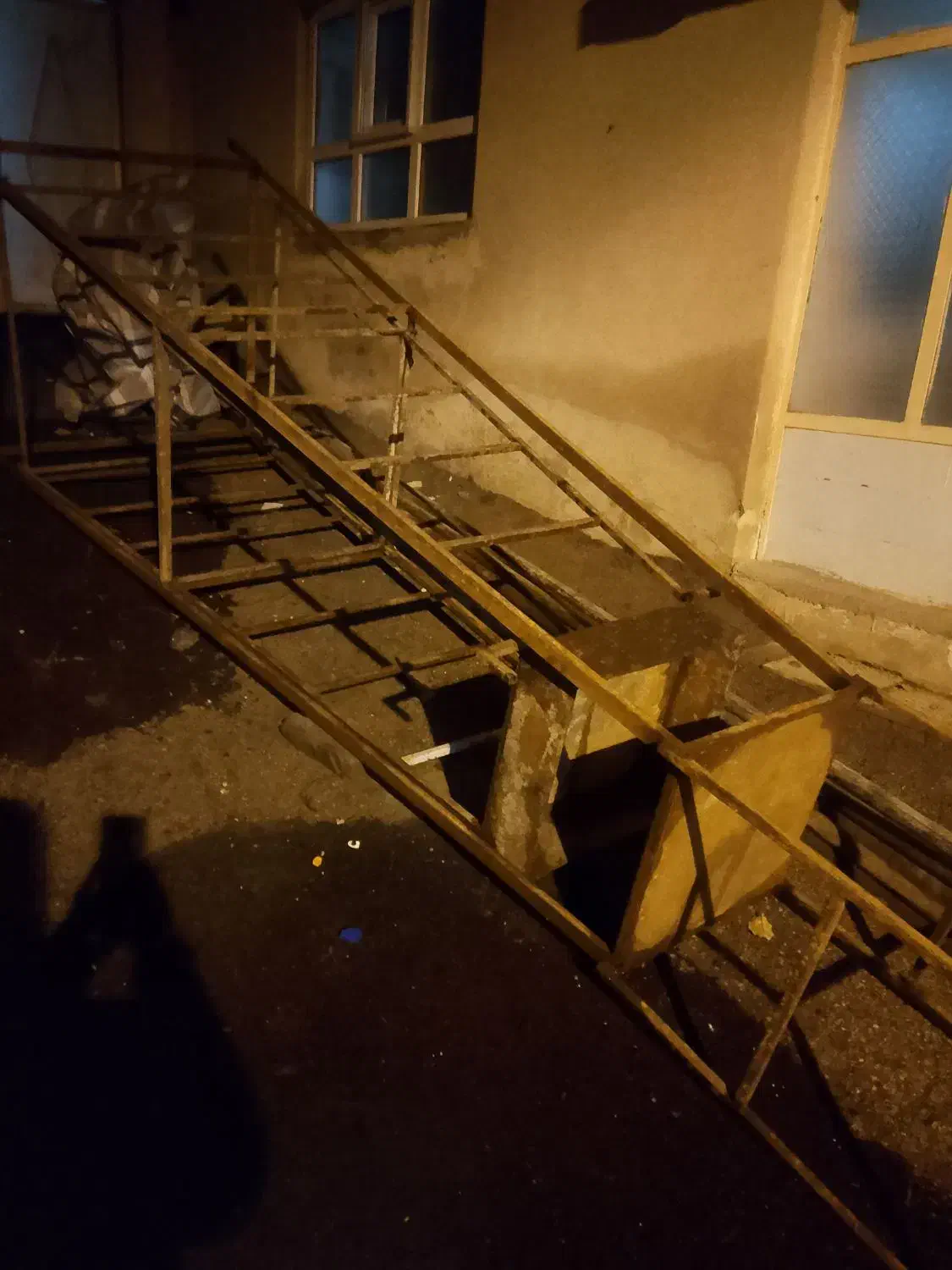 چهارپایه و لوله داربست|مصالح و تجهیزات ساختمان|گرمی, |دیوار