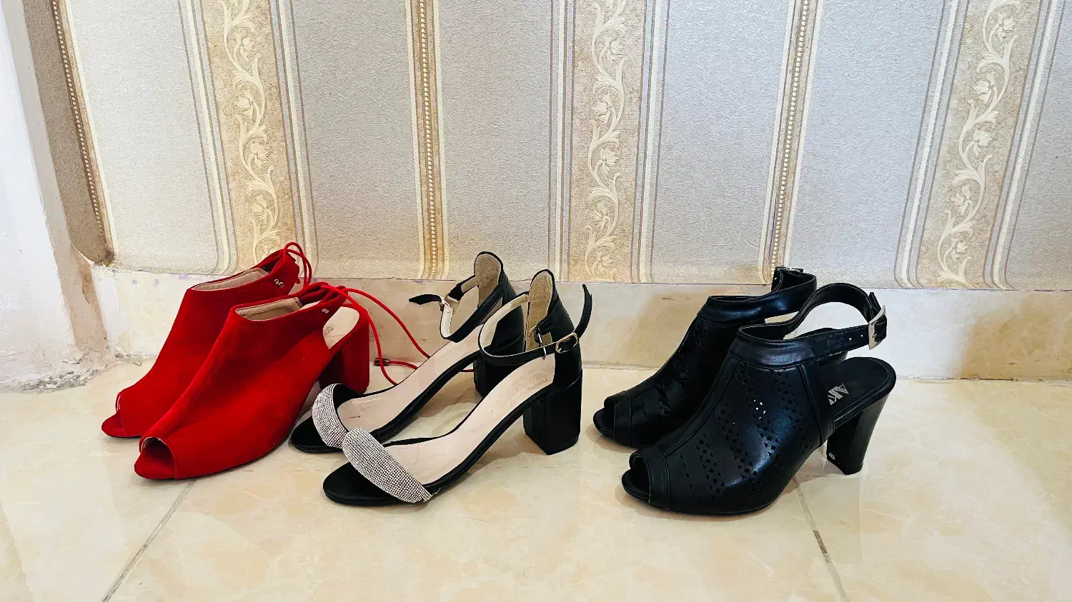 کفش|کیف، کفش، کمربند|تبریز, |دیوار