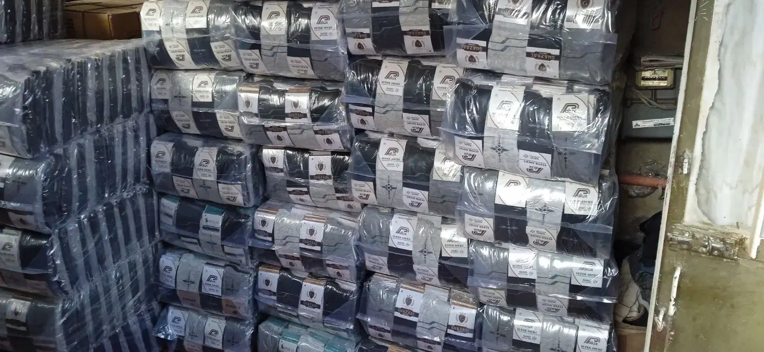 جوراب|لباس|لالجین, |دیوار