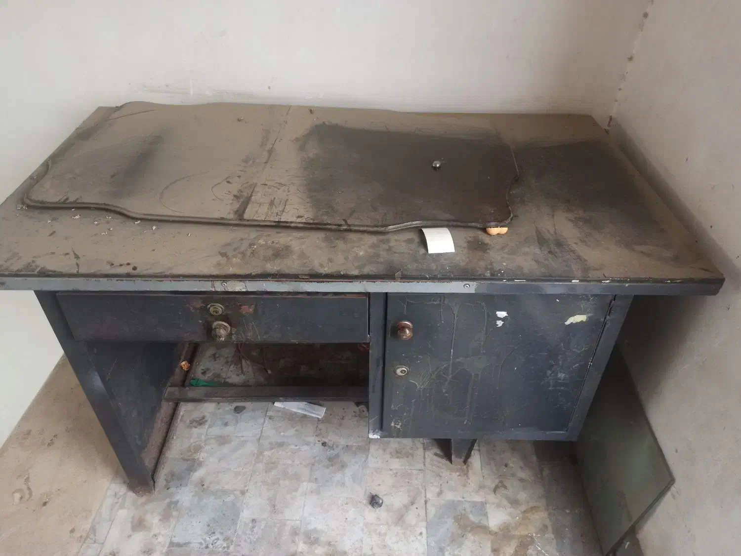 میز|دفتر کار|گنبد کاووس, |دیوار