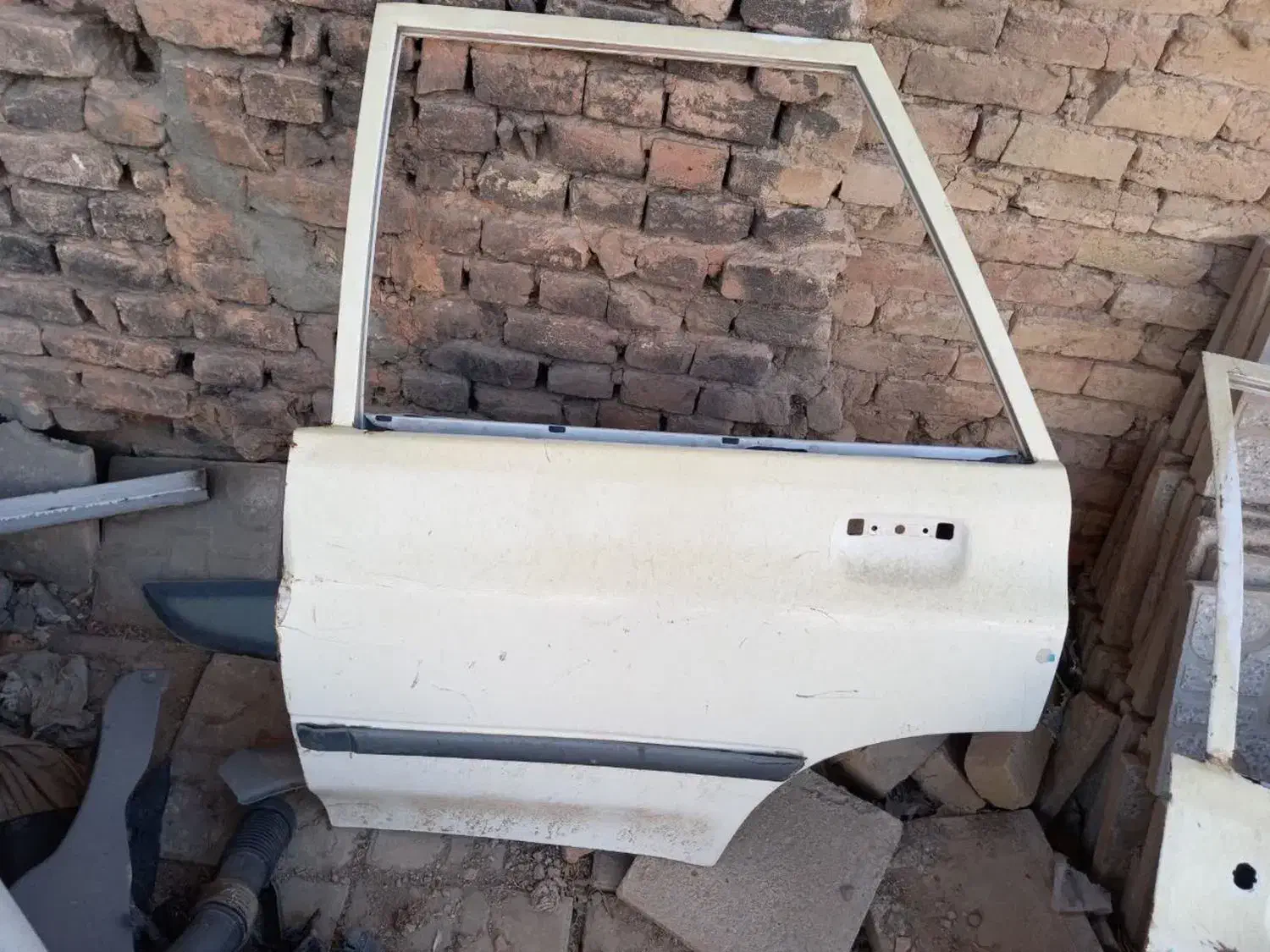 تعدادی لوازم بدنه پراید|قطعات یدکی و لوازم جانبی|دهق, |دیوار