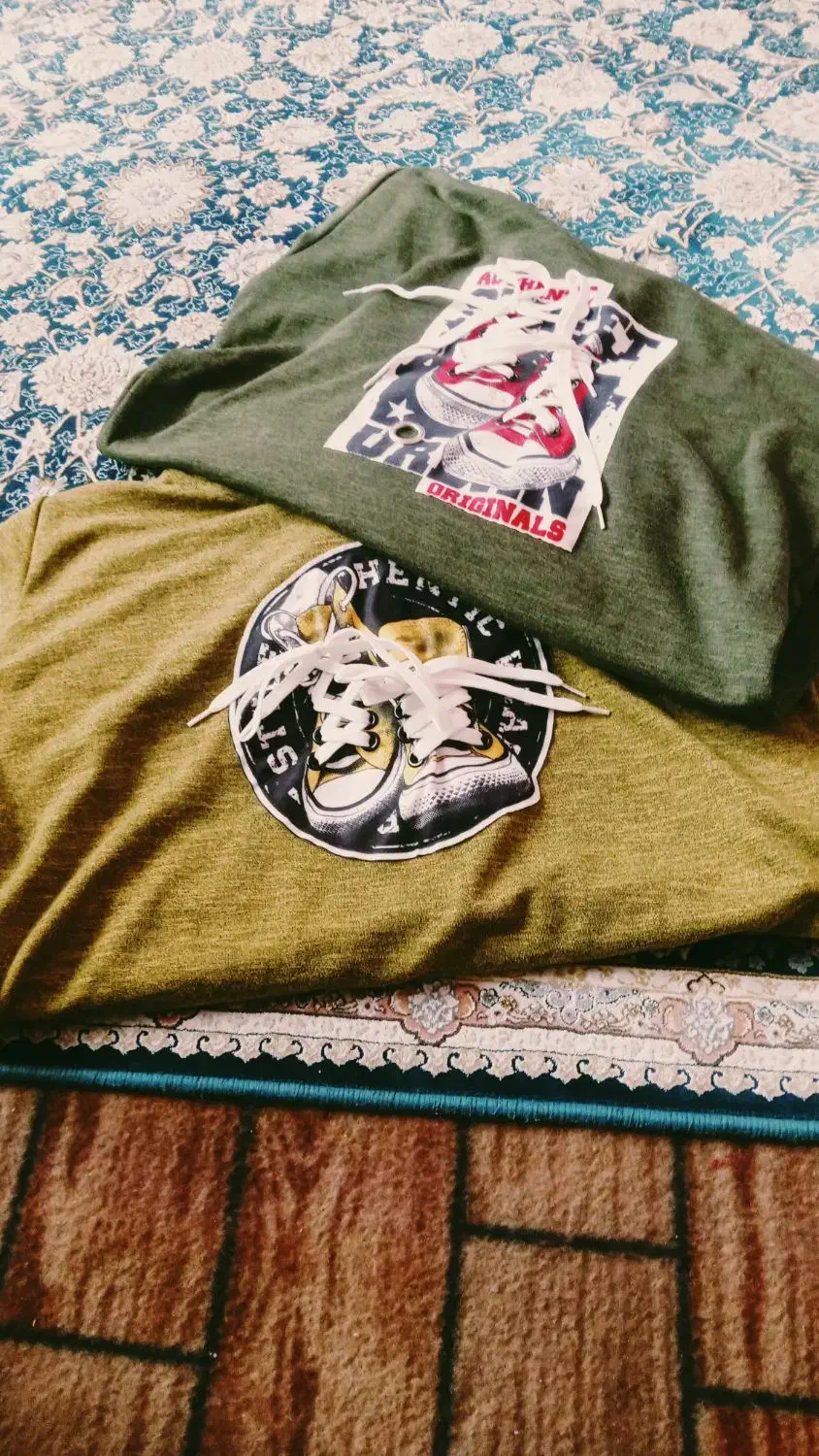 تعدادی هودی نوبه فروش میرسد|لباس|گرمدره, |دیوار