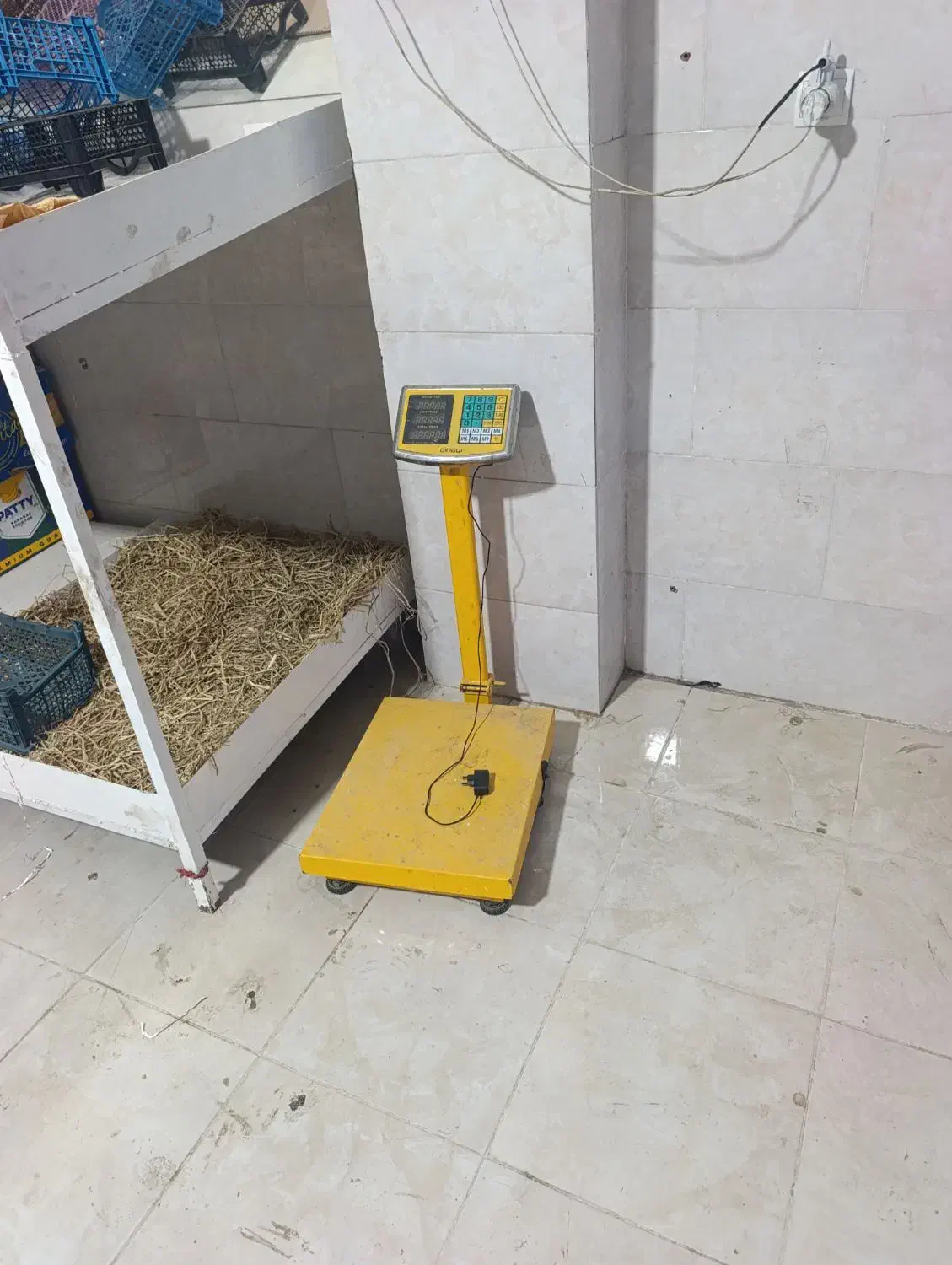 تعداد قفسه میوه فروشی با یک عدد ترازو دیحیتال|فروشگاه و مغازه|لیردف, |دیوار