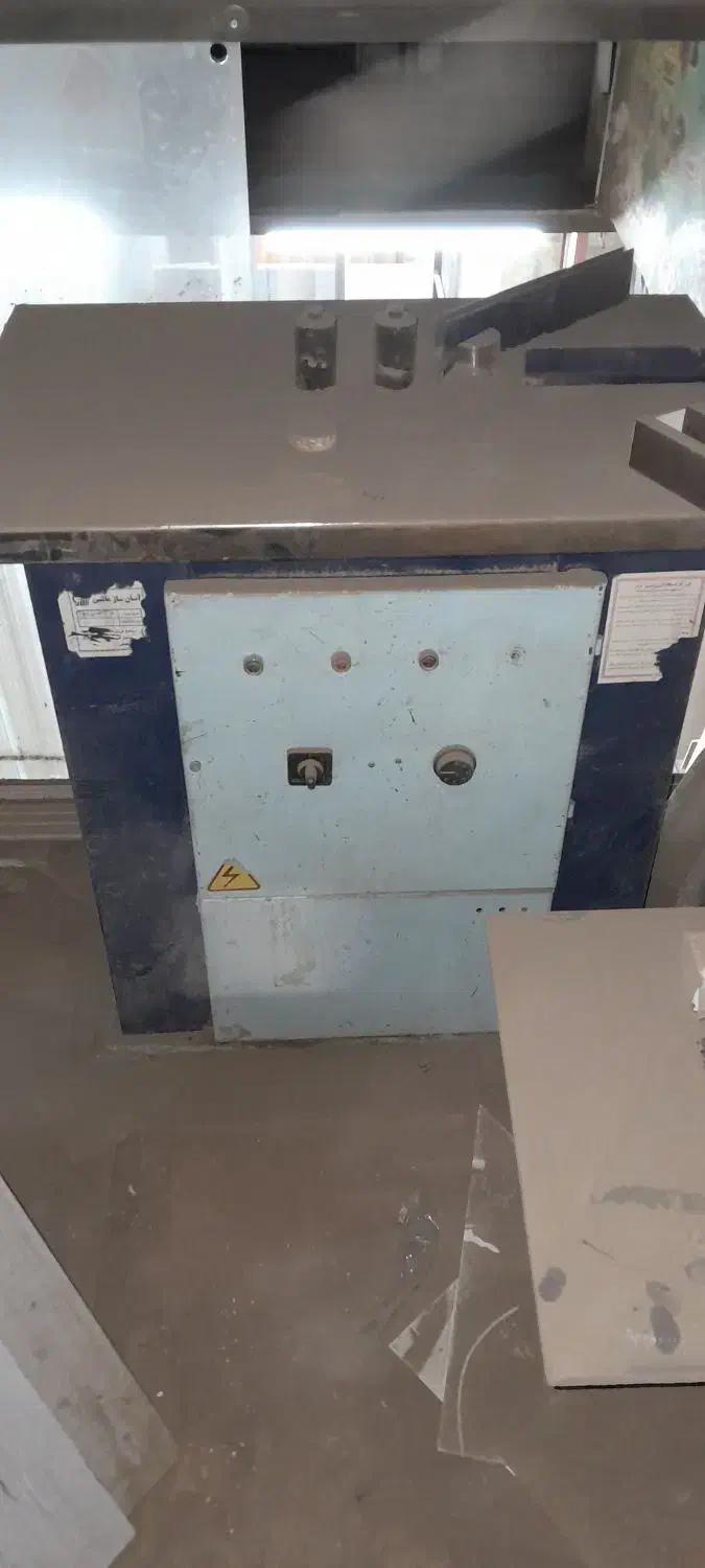 لب چسبان|ماشین‌آلات صنعتی|ملایر, |دیوار