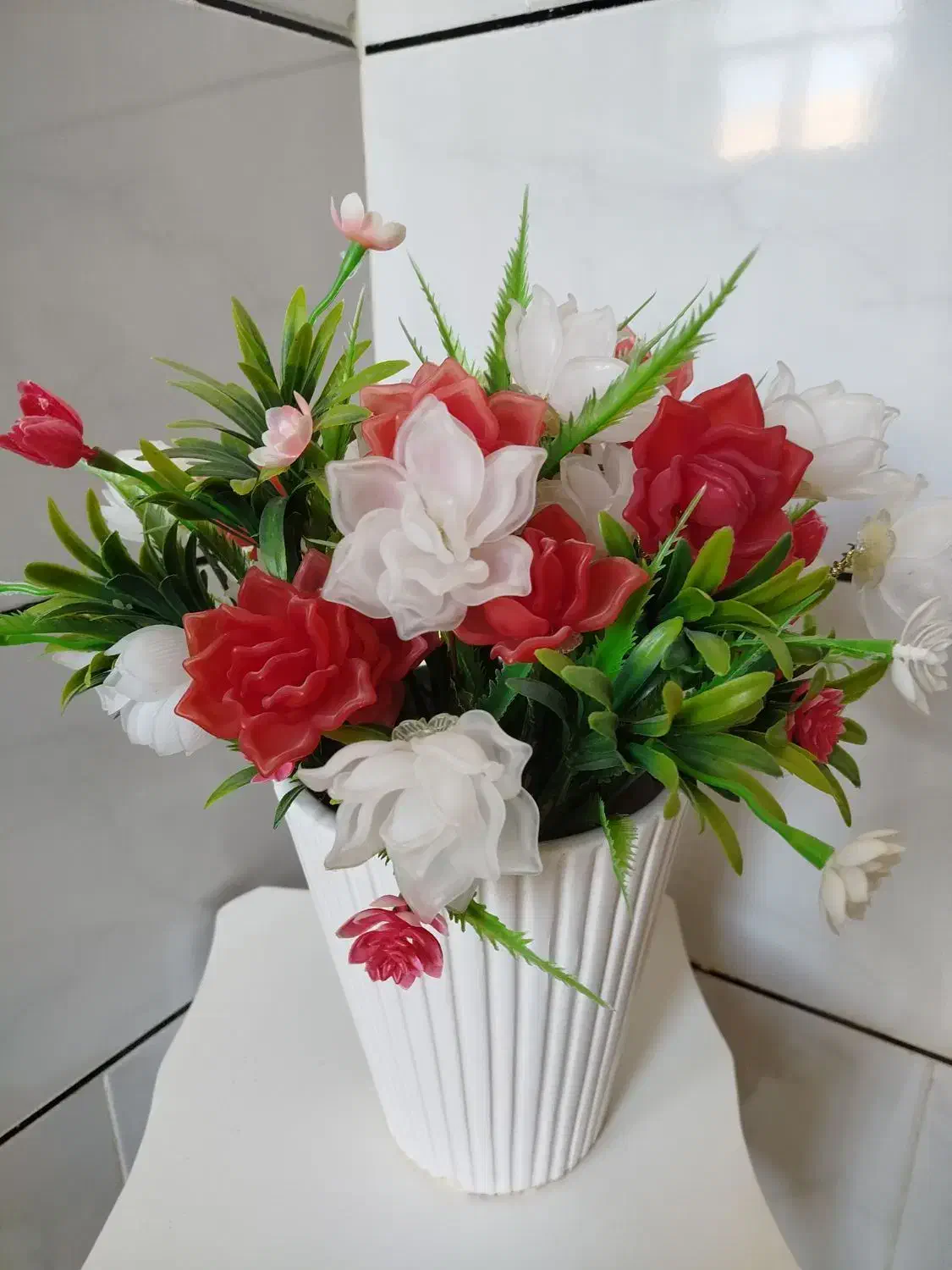 گل طبیعی و مصنوعی|گل و گیاه طبیعی|ایوان, |دیوار