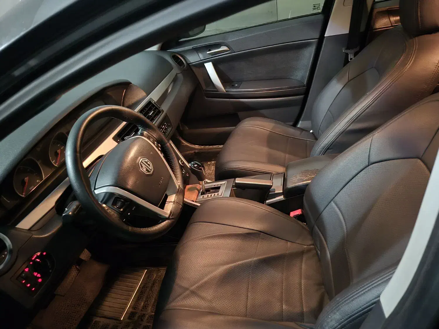 ام جی ۶ ۲۰۱۲|خودرو سواری و وانت|سیرجان, |دیوار