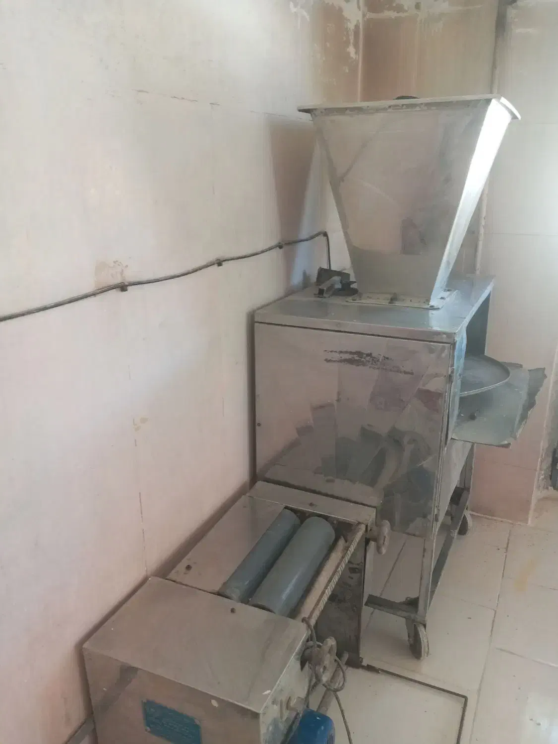 خمیر گیر|ماشین‌آلات صنعتی|گوآور, |دیوار