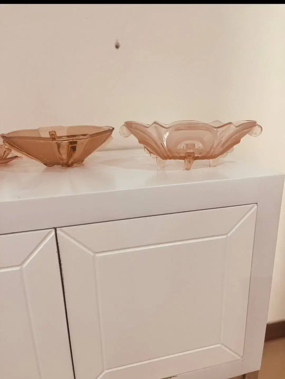 سرویس  قدیمی صورتی متعلق به ۶۰ سال پیش|کلکسیون اشیاء عتیقه|رودهن, |دیوار