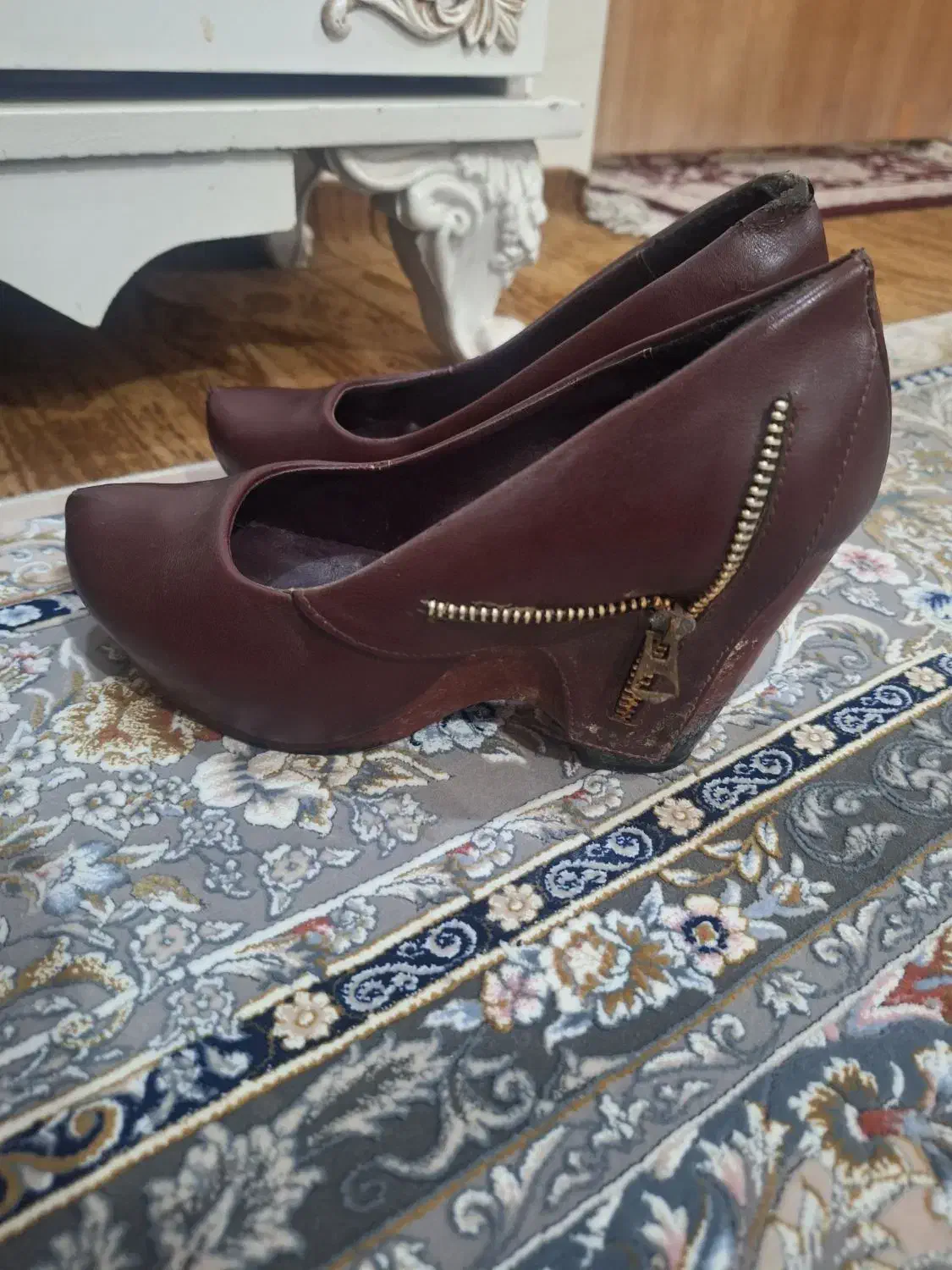 کفش|کیف، کفش، کمربند|رامهرمز, |دیوار