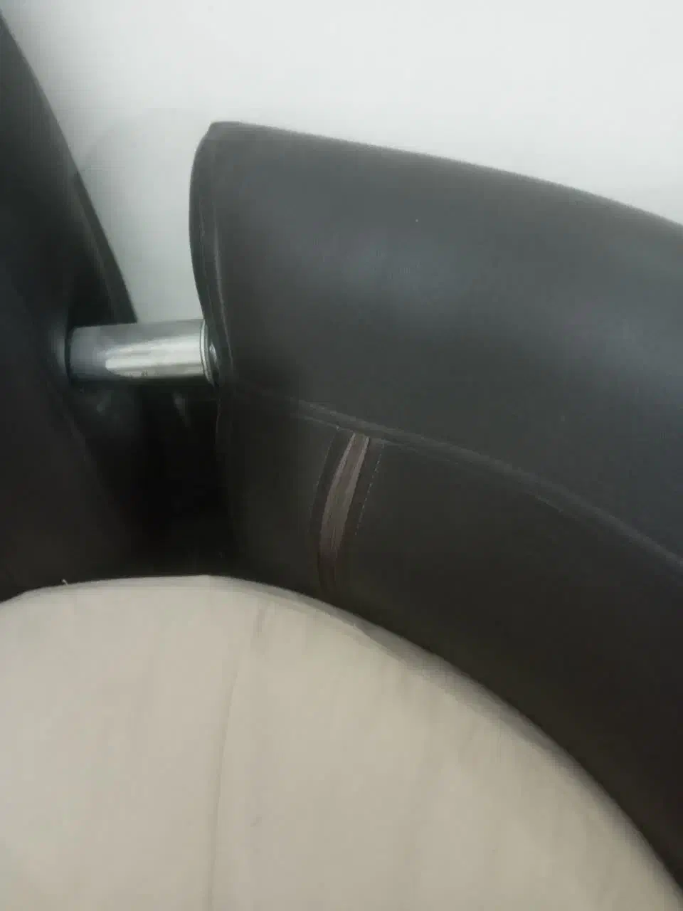 مبلمان اداری چرم مالزی اصل اورجینال|مبلمان اداری|تهران, نیروی هوایی (پیروزی)|دیوار