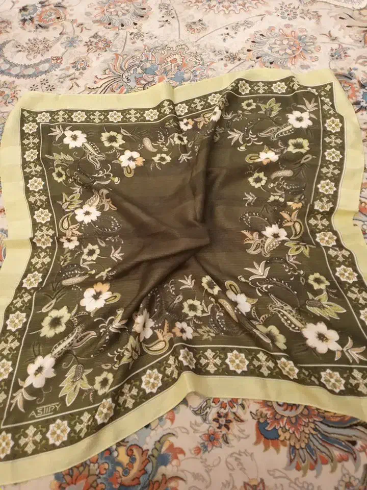 روسری و شال|لباس|قائن, |دیوار