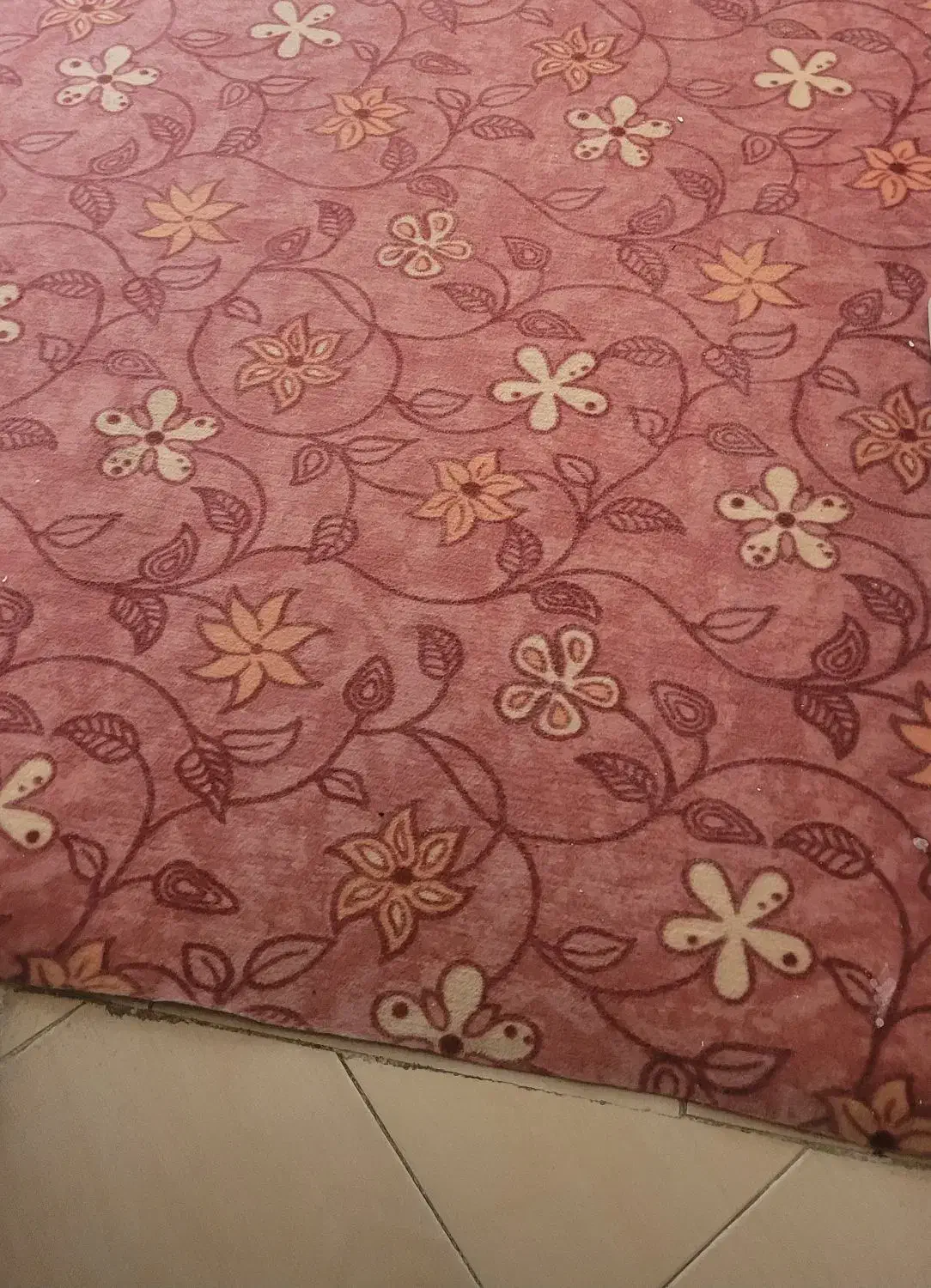 موکت شیک وسالم|موکت|همدان, |دیوار