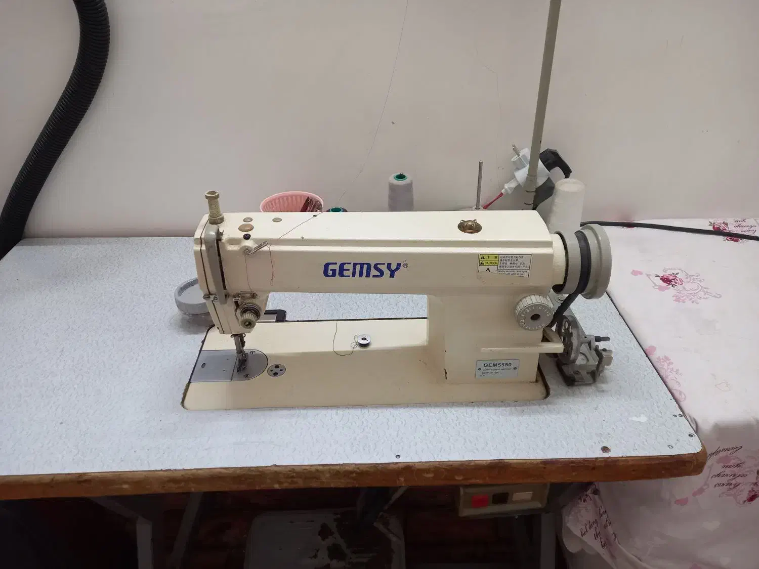 چرخ خیاطی راسته دوز|چرخ خیاطی و ریسندگی|تربتحیدریه, کلاته توکلی|دیوار