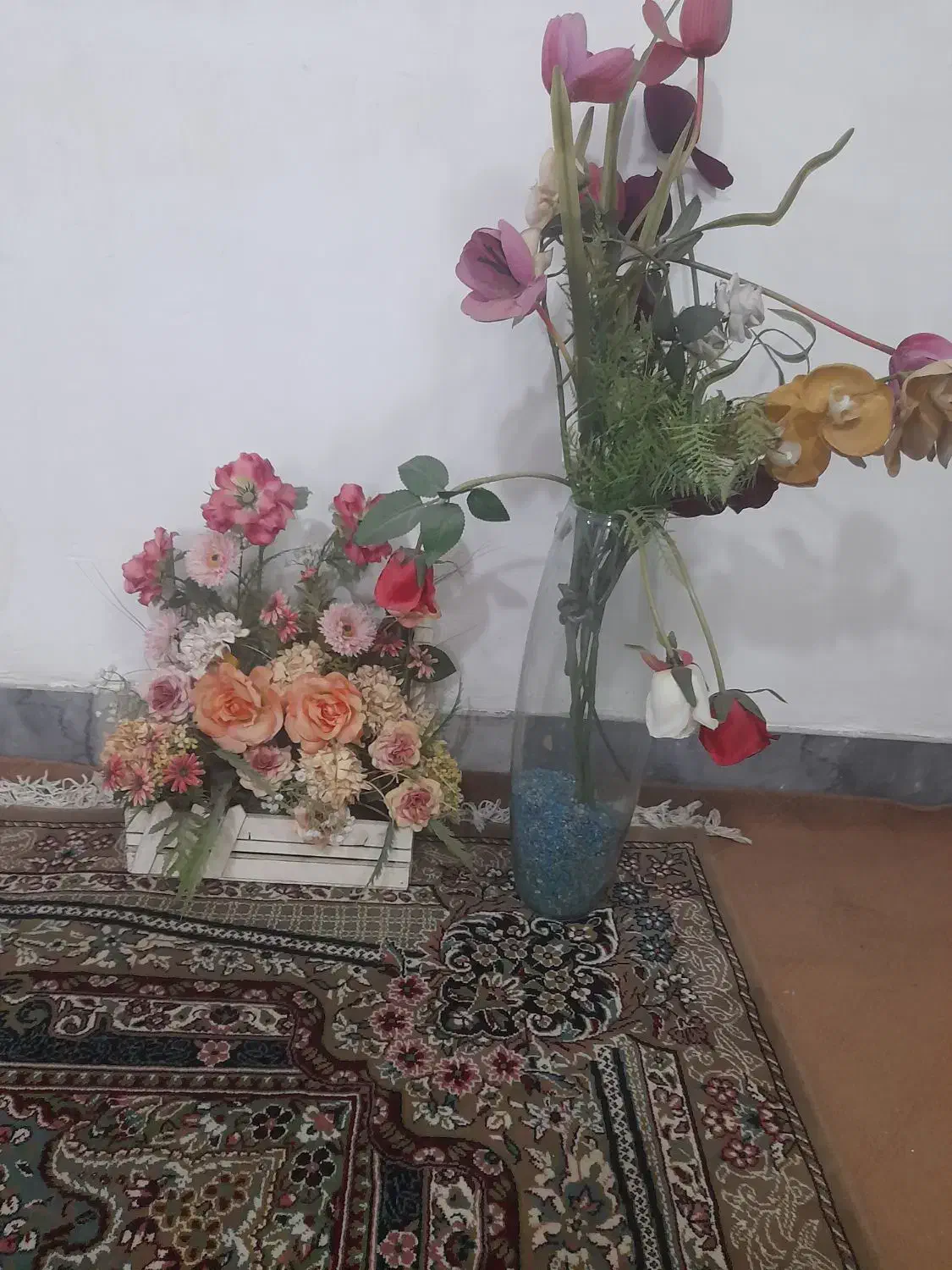 گلدان شیشه وسبد گل|گل مصنوعی|سبزوار, مدرس|دیوار