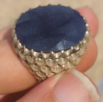 انگشتر یاقوت کبود آفریقائی قواره درشت و دستساز|جواهرات|اهواز, کمپلو شمالی|دیوار