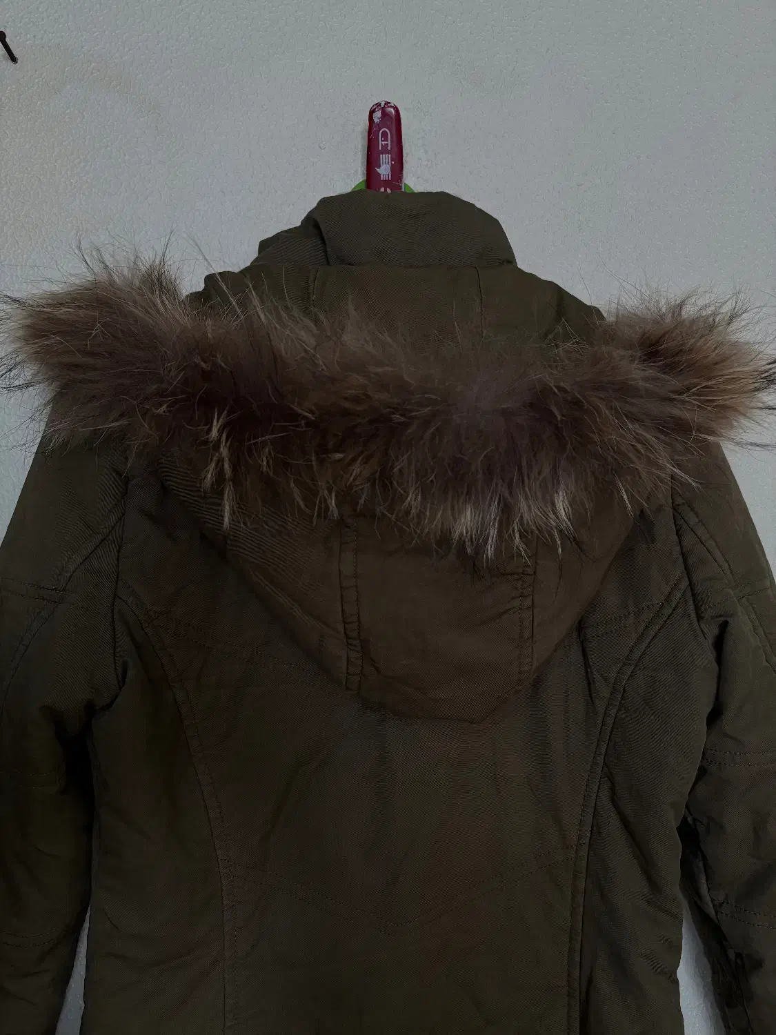 کاپشن بلند خزدار|لباس|شاهین‌شهر, خانه کارگر|دیوار