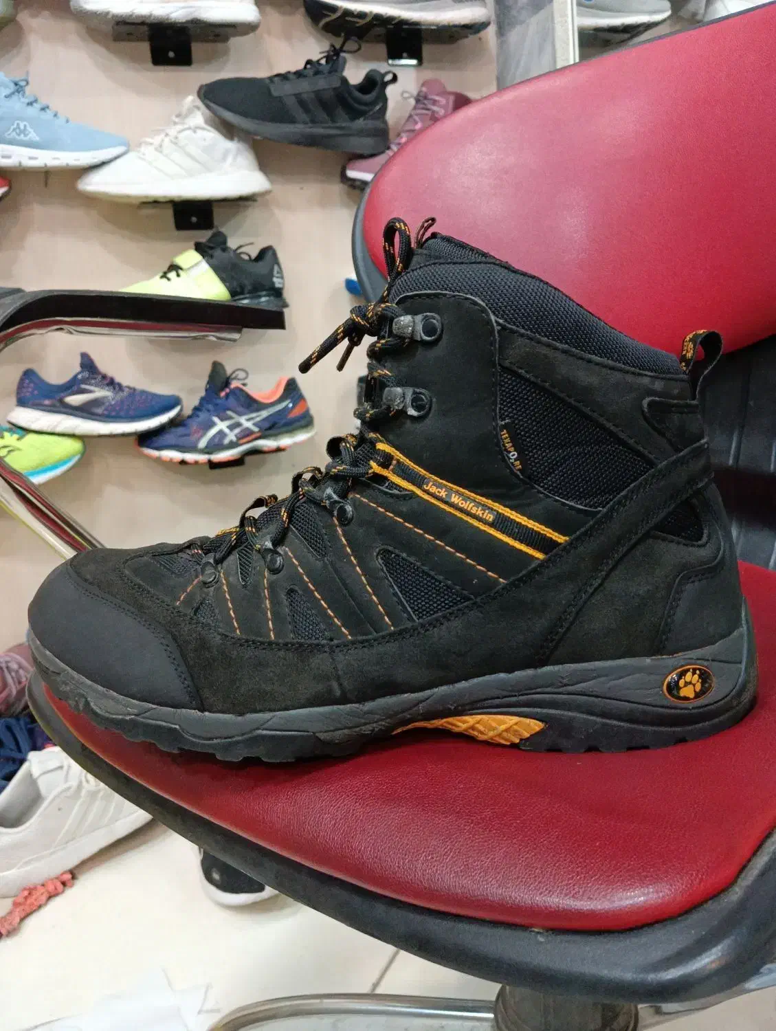 انواع کفشهای کوهنوردی و طبیعت گردی|کیف، کفش، کمربند|مشهد, تلگرد|دیوار