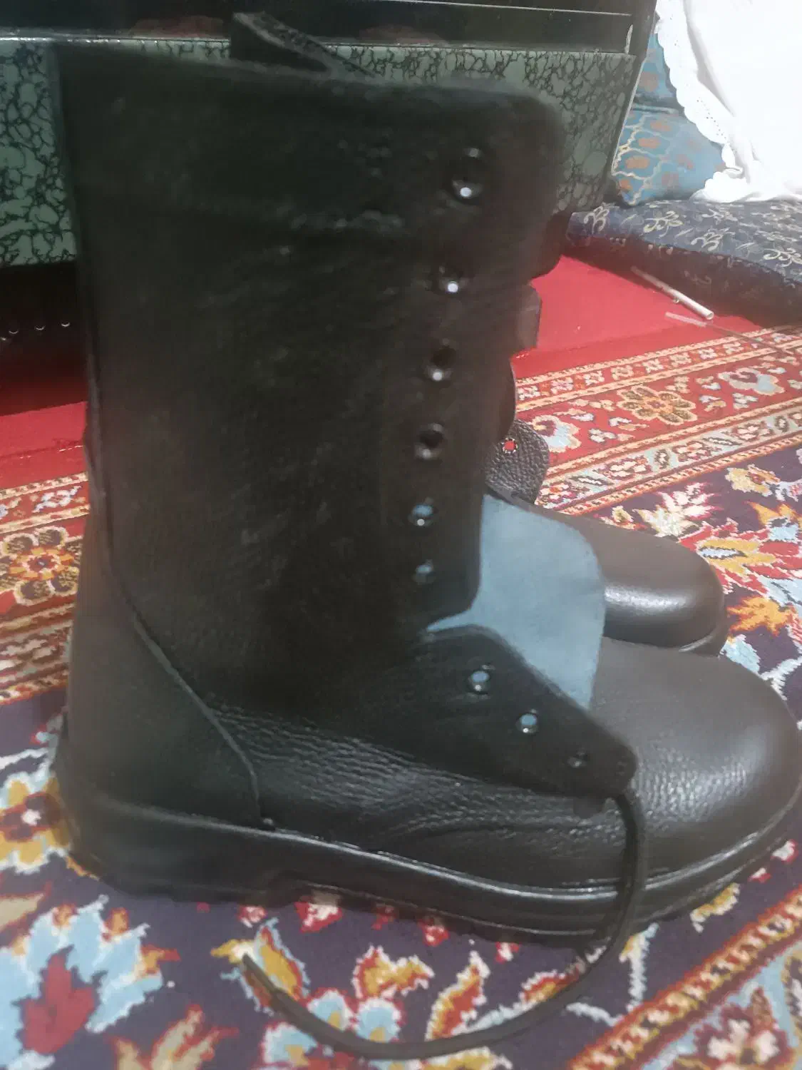 پوتین|کیف، کفش، کمربند|زرند, |دیوار