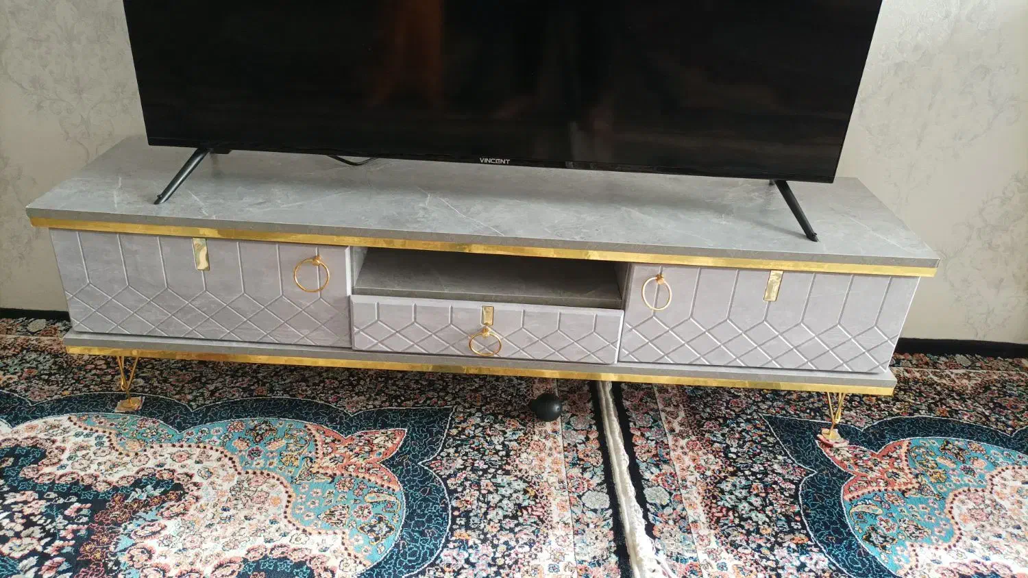 میز تلوزیون در حد نو|میز تلویزیون|صائین قلعه, |دیوار