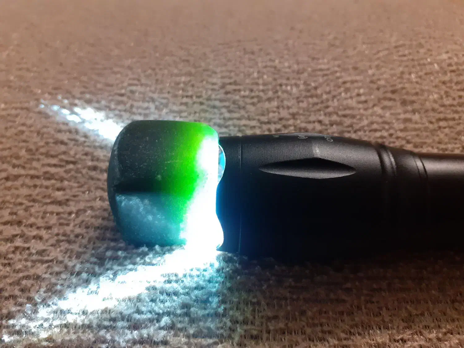 یشم|جواهرات|ری, منصوریه منگل|دیوار