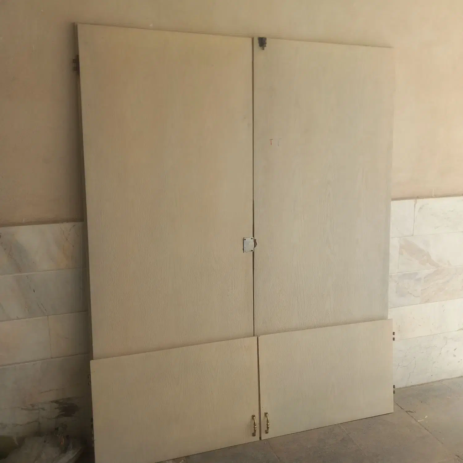 ۴عدد درب کمد دیواری بالا وپاین درحد نونو|جاکفشی، کمد، دراور|رباطکریم, رباطکریم|دیوار