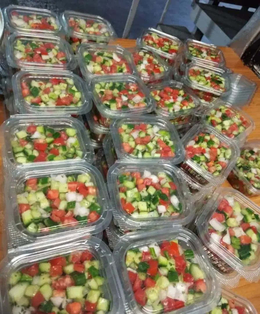 نیروی کار خانم و آقا در کترینگ غذای برند|استخدام خدمات فروشگاه و رستوران|تهران, ویلاشهر|دیوار