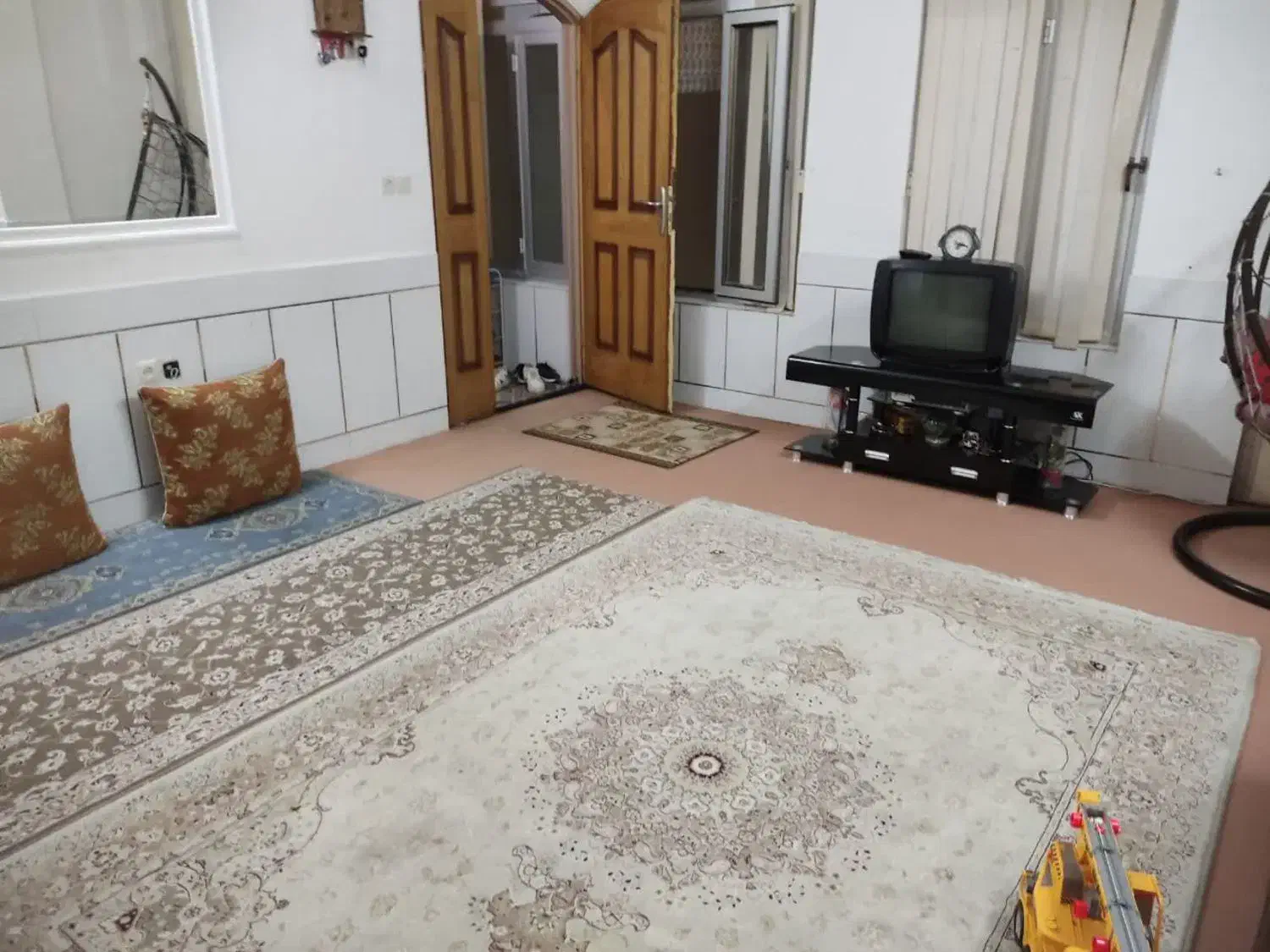 رهن و اجاره ویلایی طبقه اول حکیم فرزانه|اجارهٔ آپارتمان|شهرضا, |دیوار