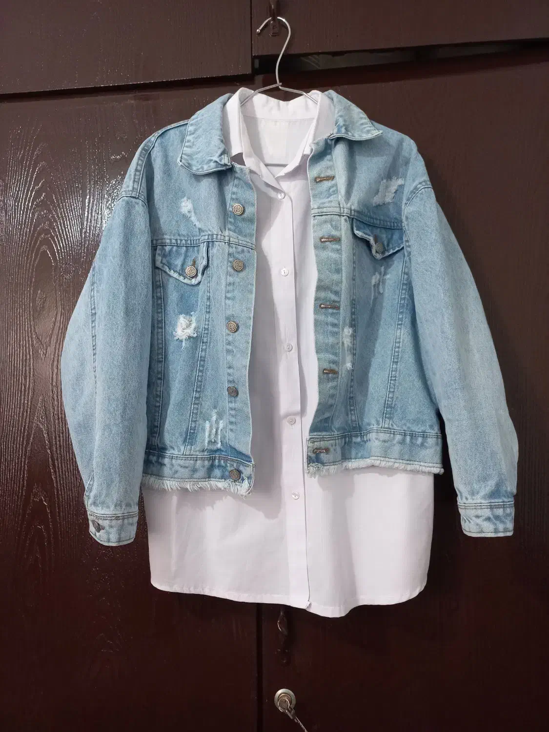 شومیزوکت جین|لباس|رباط‌کریم, مسکن مهر آبشناسان|دیوار