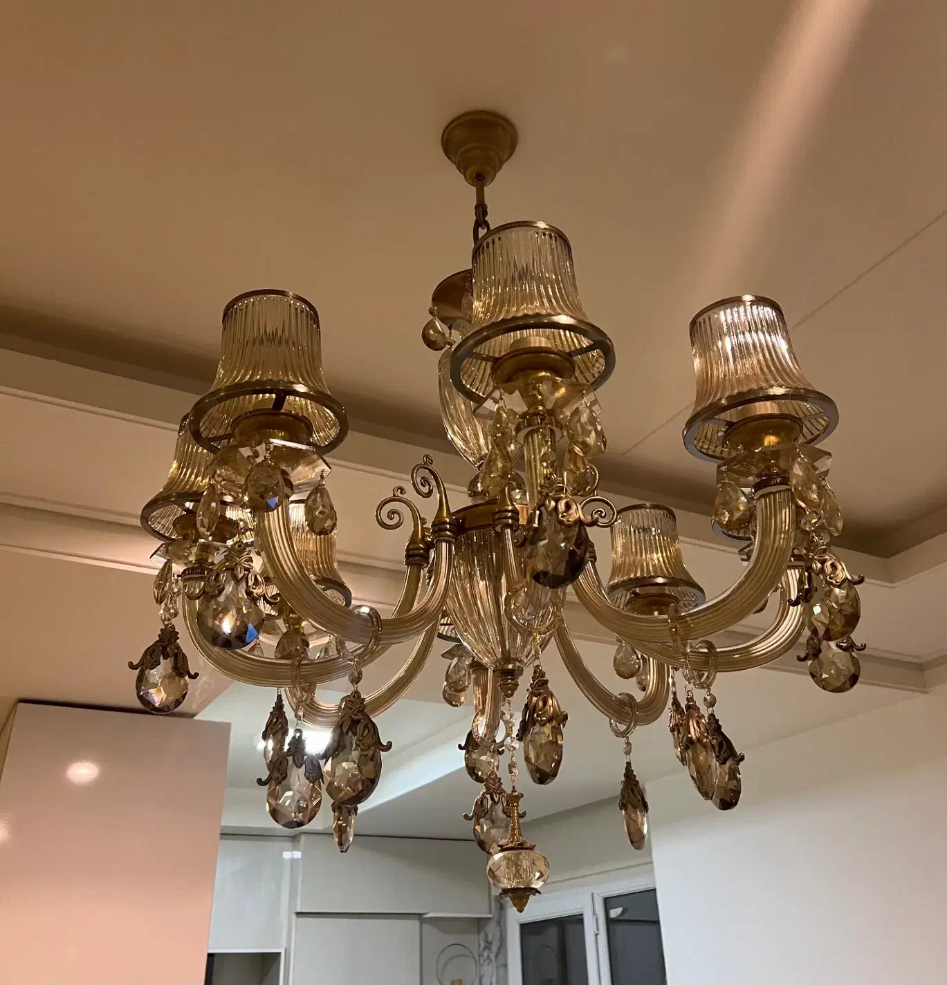 لوستر ۸ شاخه|لوستر و چراغ آویز|تهران, سوهانک|دیوار