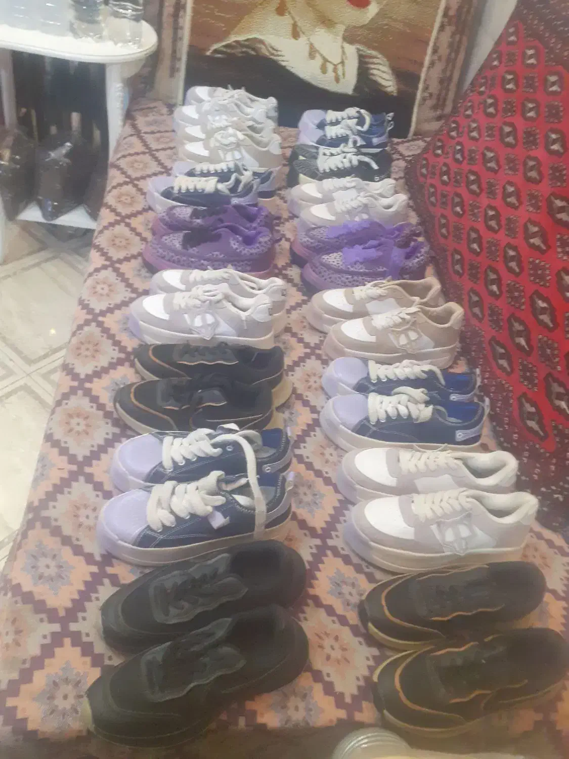 کتونی های دخترانه ،زنانه فقط ۲۵۰ هزار|کیف، کفش، کمربند|تفرش, |دیوار