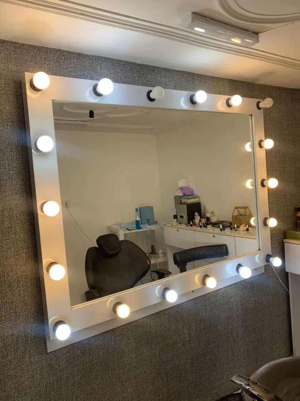 آینه|آینه|آمل, |دیوار