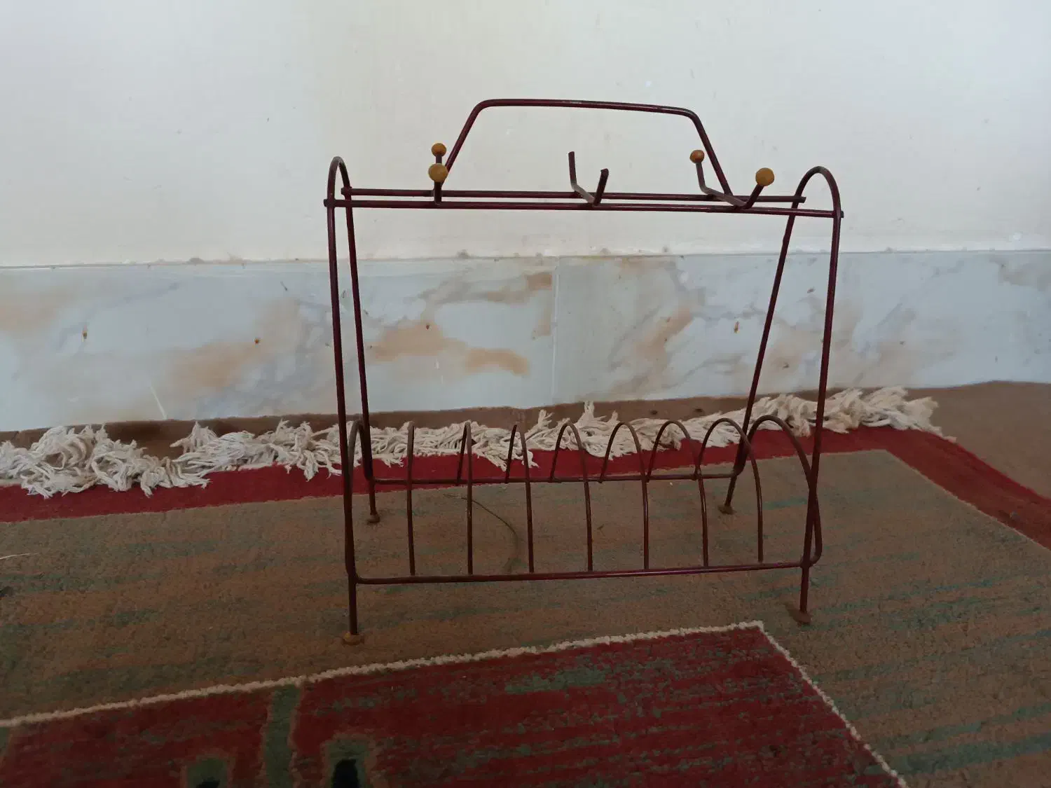 استندفنجان|آب‌چکان و نظم‌دهنده ظروف|سبزوار, ولیعصر (نجار آباد)|دیوار