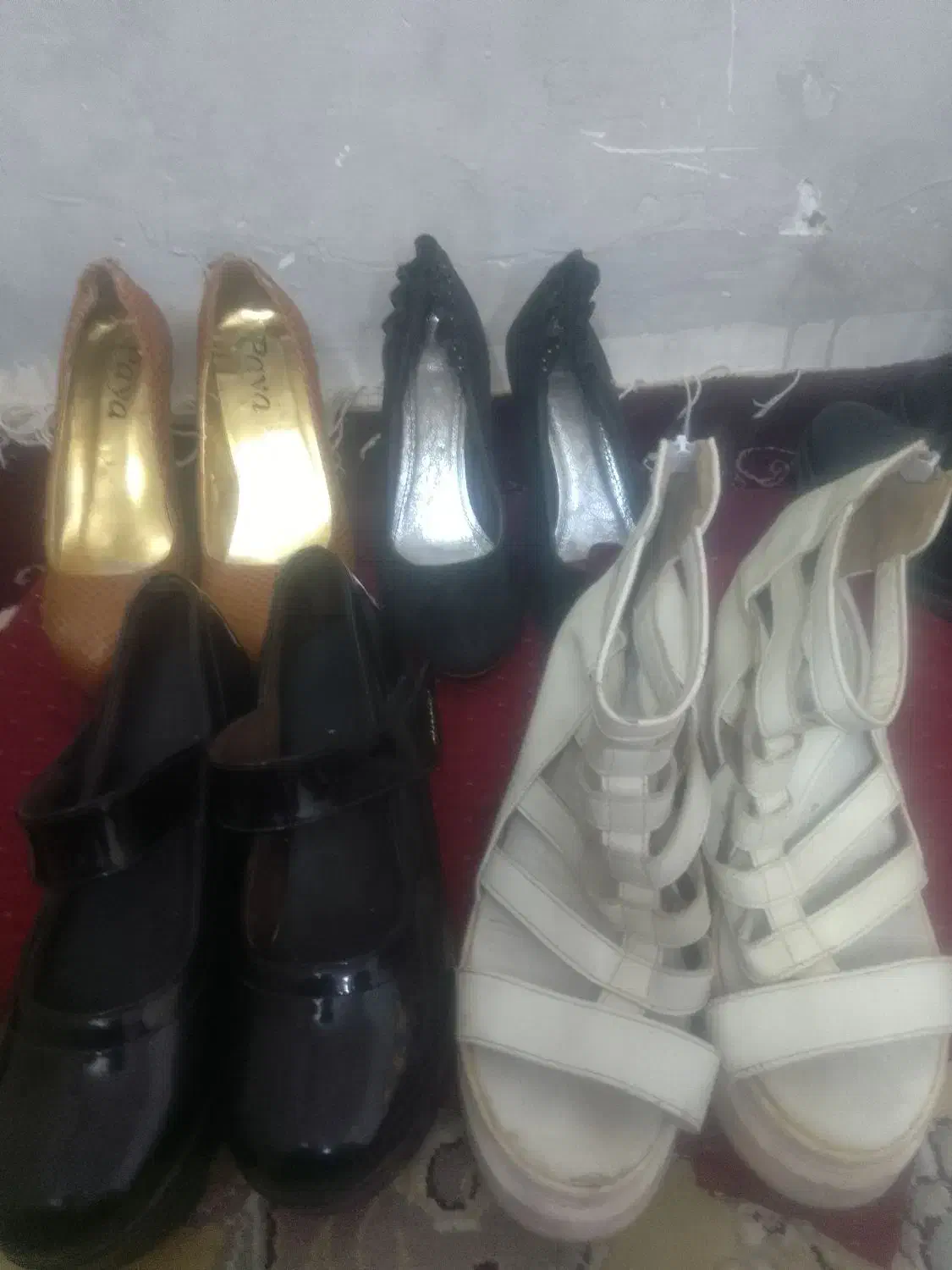 پنج جفت کفش +دو جفت پوت زنانه و یک جفت مردانه|کیف، کفش، کمربند|سنقر, |دیوار