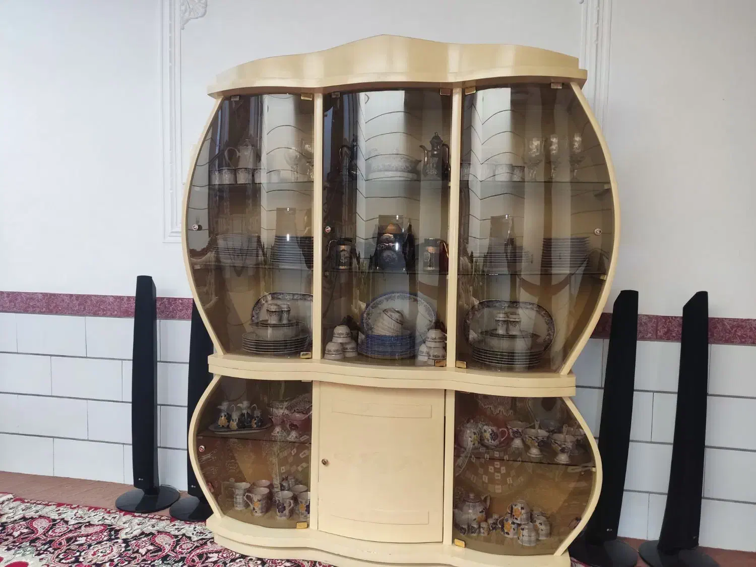 ویترین بزرگ|بوفه، ویترین، کنسول|آباده, |دیوار