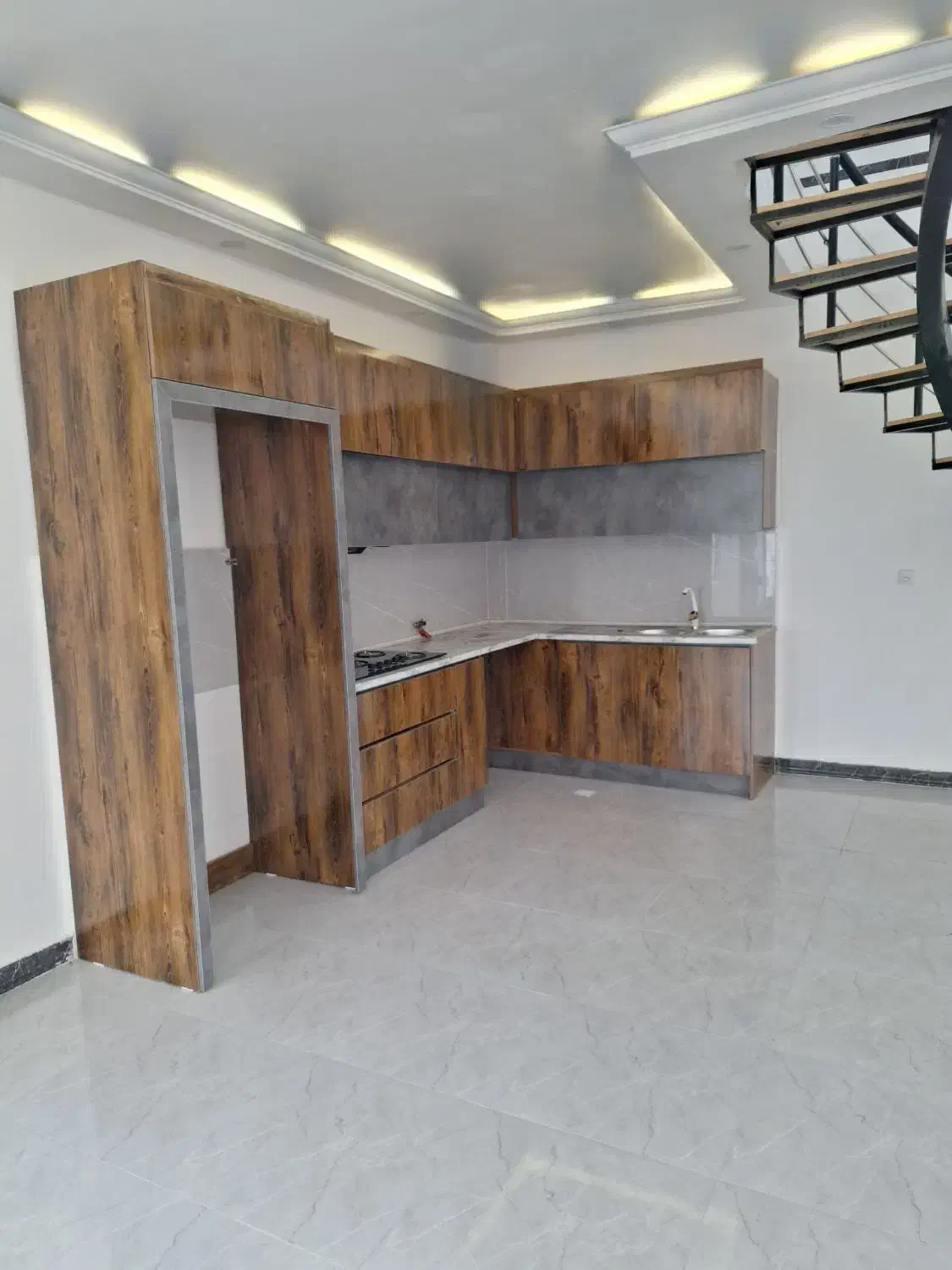 دوبلکس ۳۰۰ متری نما رومی خشکبیجار/ هوشیارسازان|فروش خانه و ویلا|رشت, جانبازان|دیوار