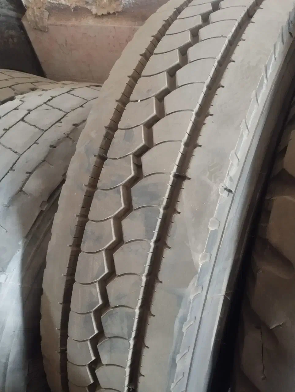 لاستیک ۲۴ سیمی|قطعات یدکی و لوازم جانبی|قم, باغ کرباسی|دیوار