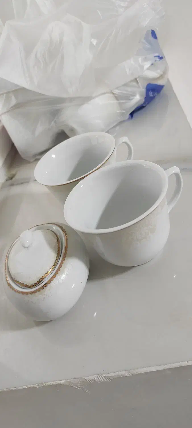 ۱۲ فنجان و ۲ قندان چینی|ظروف سرو و پذیرایی|بانه, |دیوار