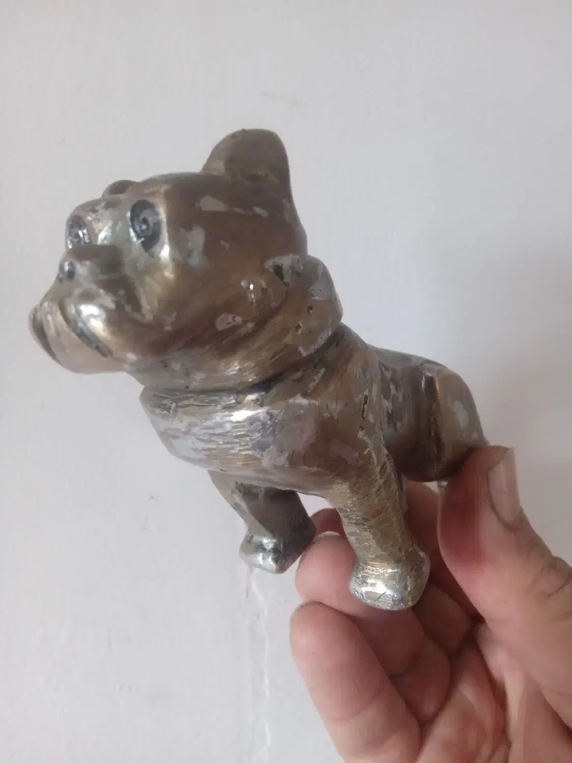 آرم‌ سگ برنجی ماک|کلکسیون اشیاء عتیقه|گنبد کاووس, |دیوار