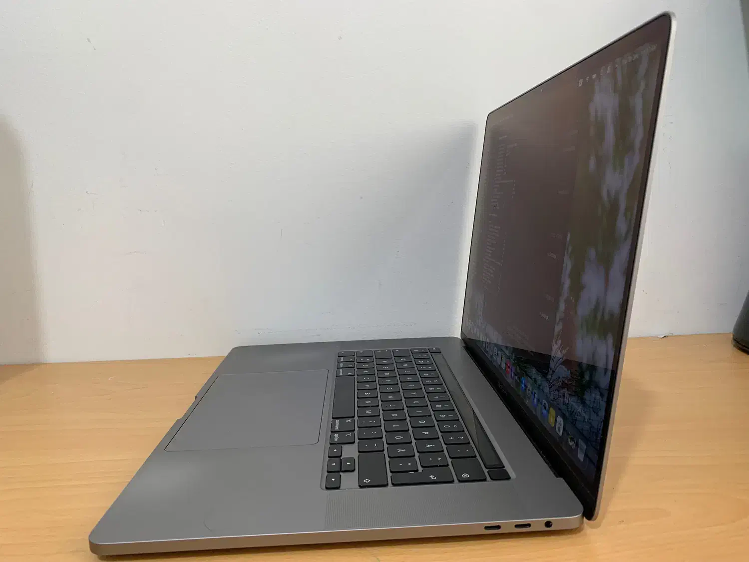 مک بوک پرو ۲۰۱۹ گرافیک دار MacBook Pro 2109|رایانه همراه|شیراز, شهرک والفجر|دیوار