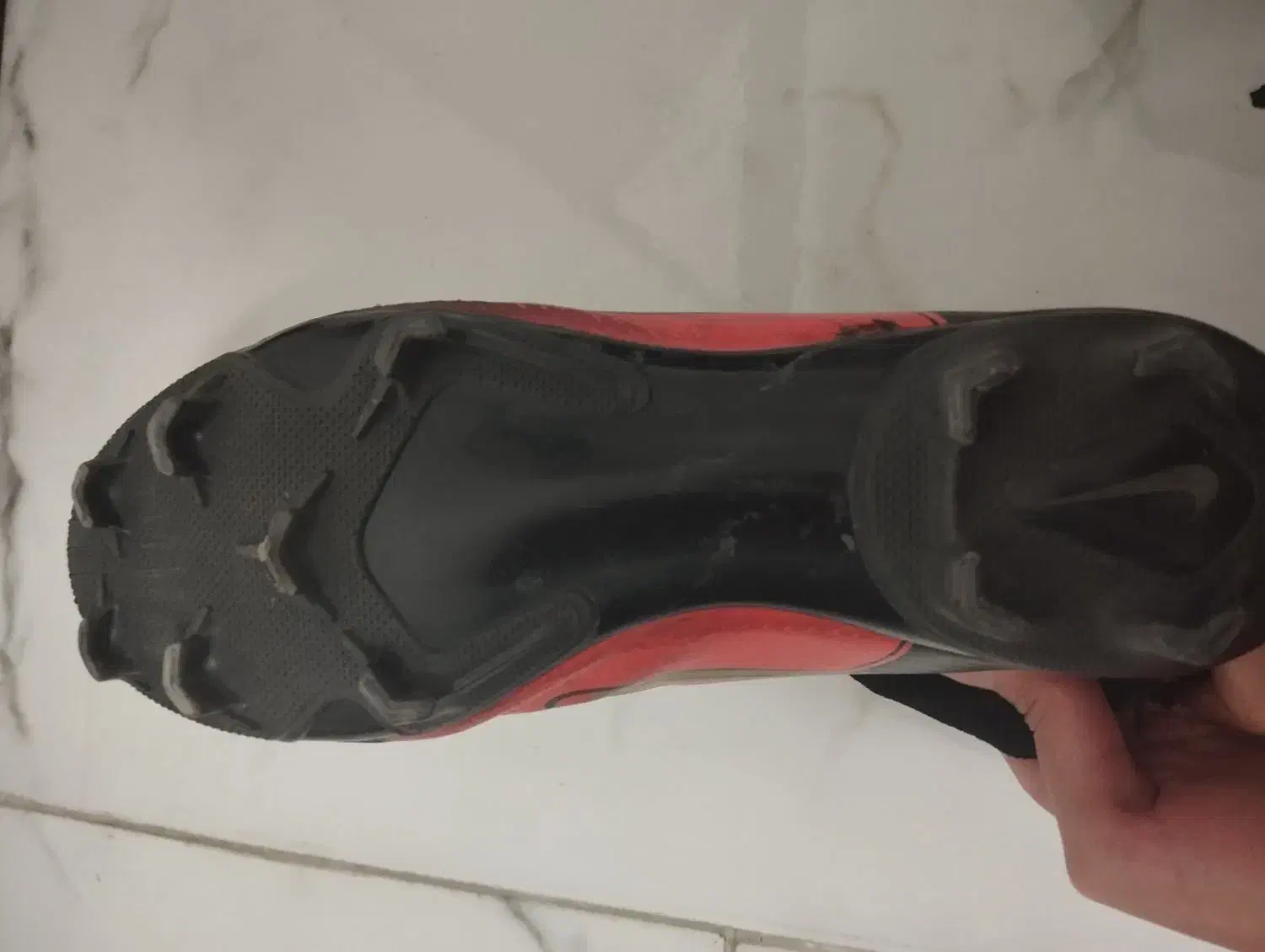 کفش فوتبال چمنی نایک مرکوریال|ورزش‌های توپی|شاهین‌شهر, عطار|دیوار