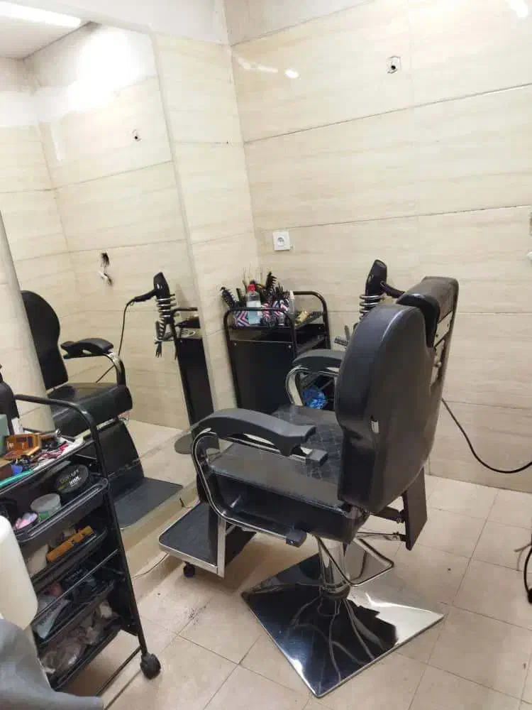 تجهیزات آرایشگاه|آرایشگاه و سالن‌های زیبایی|تهران, سردارجنگل|دیوار