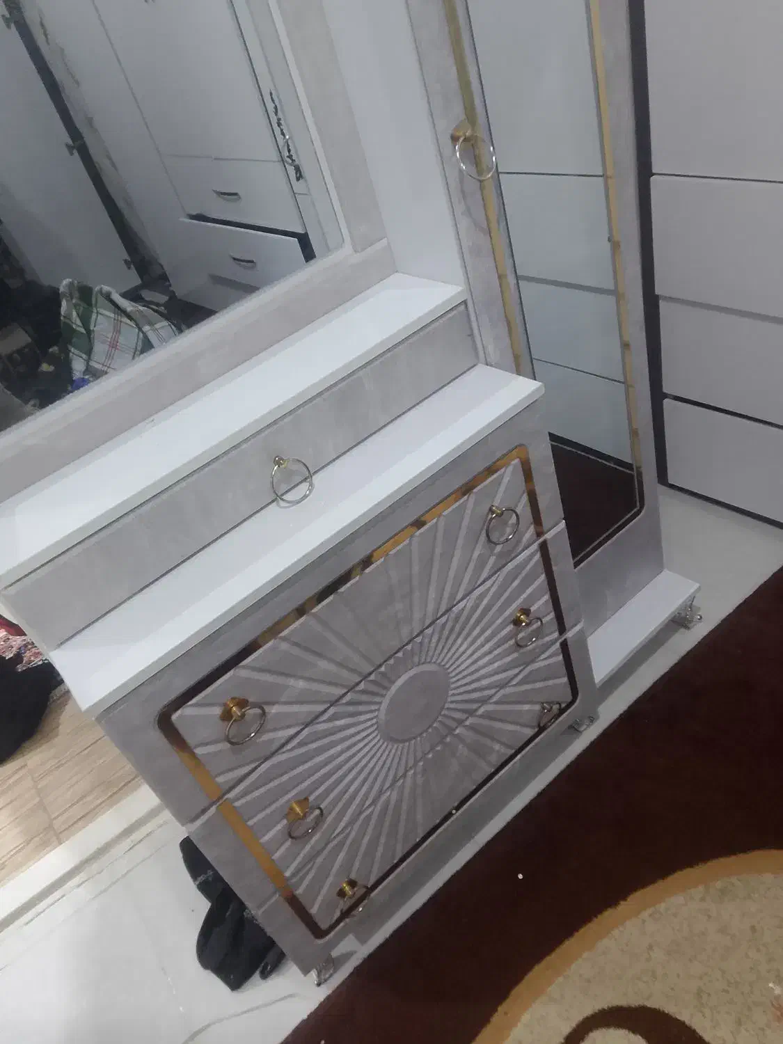 دلاور|جاکفشی، کمد، دراور|تربتحیدریه, پائین ولایت|دیوار