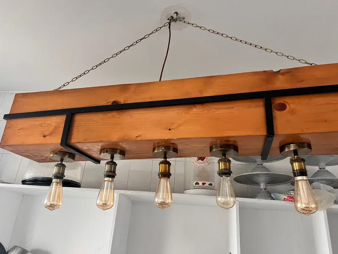 لوستر چوبی|لوستر و چراغ آویز|بندر انزلی, ساحل قو|دیوار