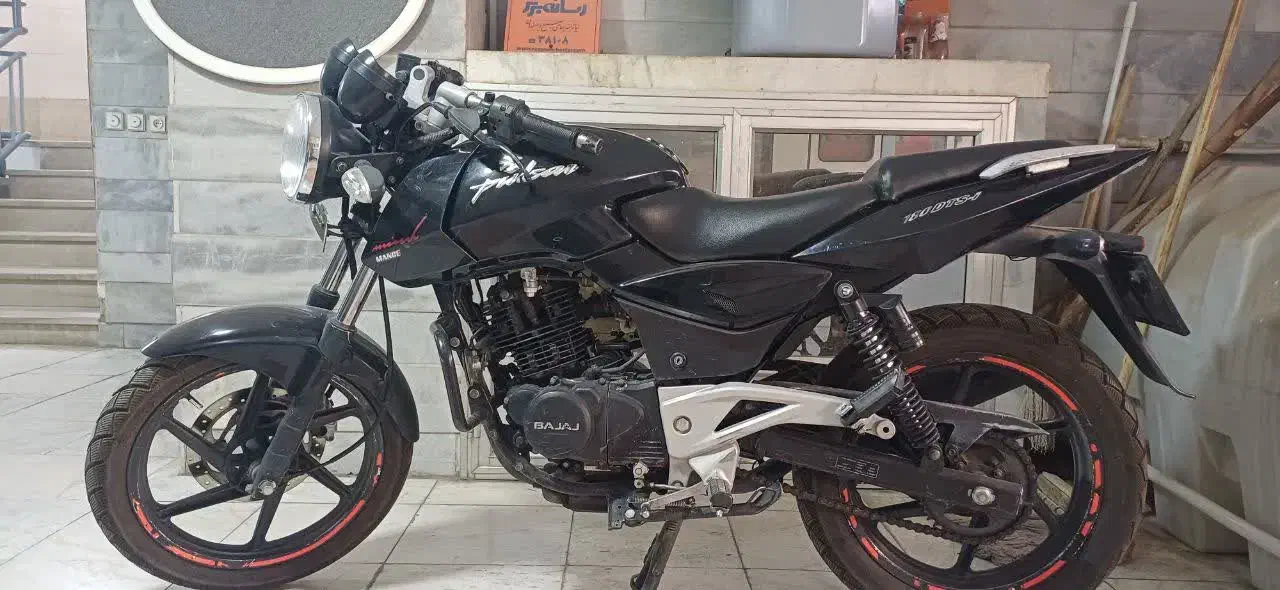 موتور باجاج ۹۲ تمیز پالس ۱۸۰|موتورسیکلت|اصفهان, شاهزید|دیوار
