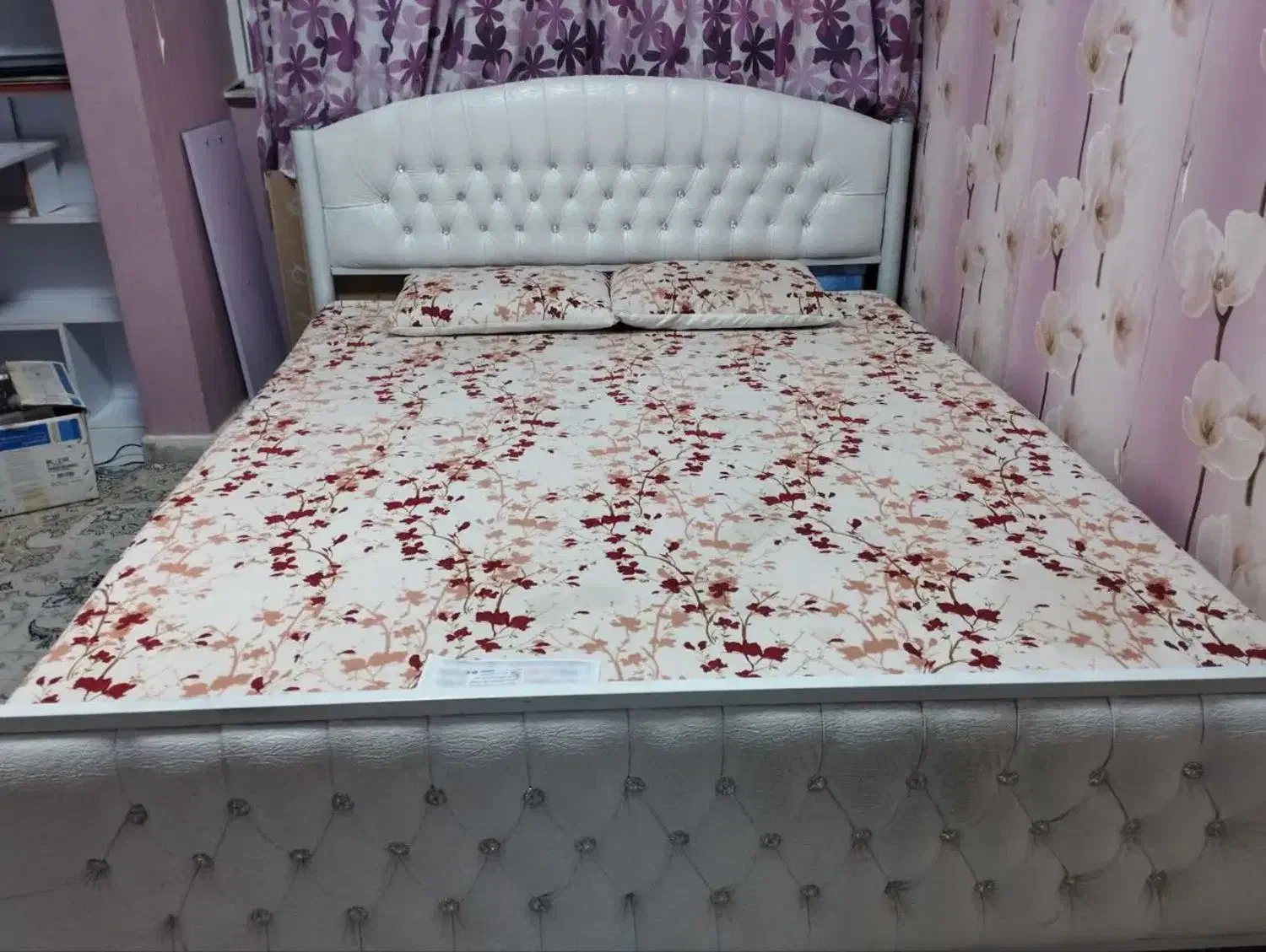 تخت دونفره با تشک کمد میز تحریر|تخت و سرویس خواب|همدان, |دیوار