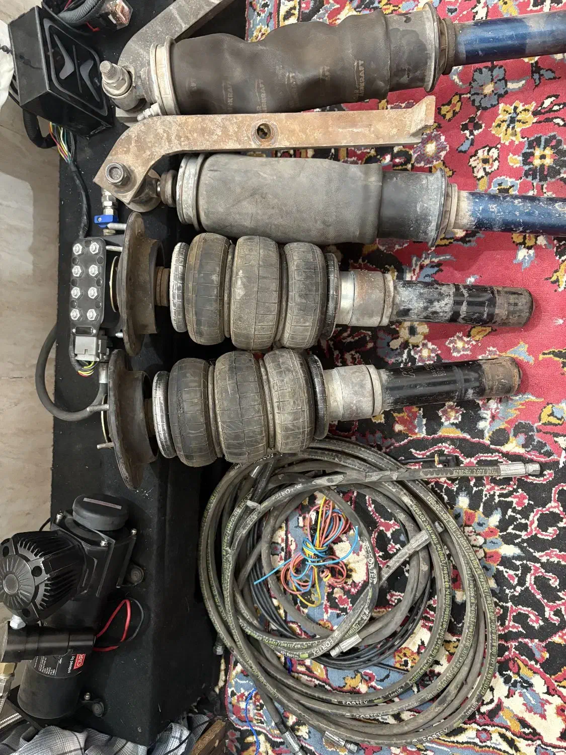 پنوماتیک|قطعات یدکی و لوازم جانبی|یونسی, |دیوار