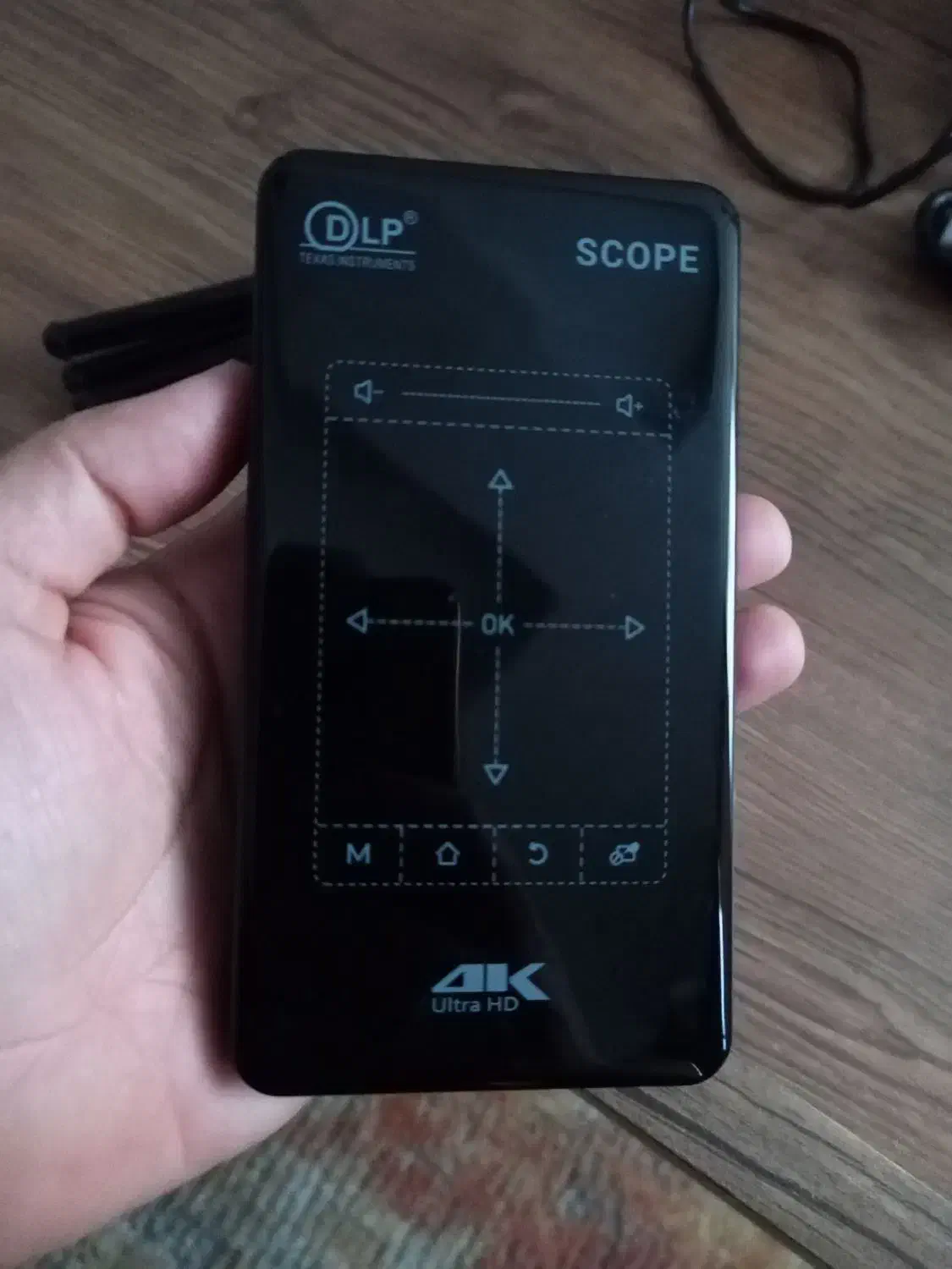 ویدئو پروژکتور جیبی 4k|تلویزیون و پروژکتور|تبریز, |دیوار