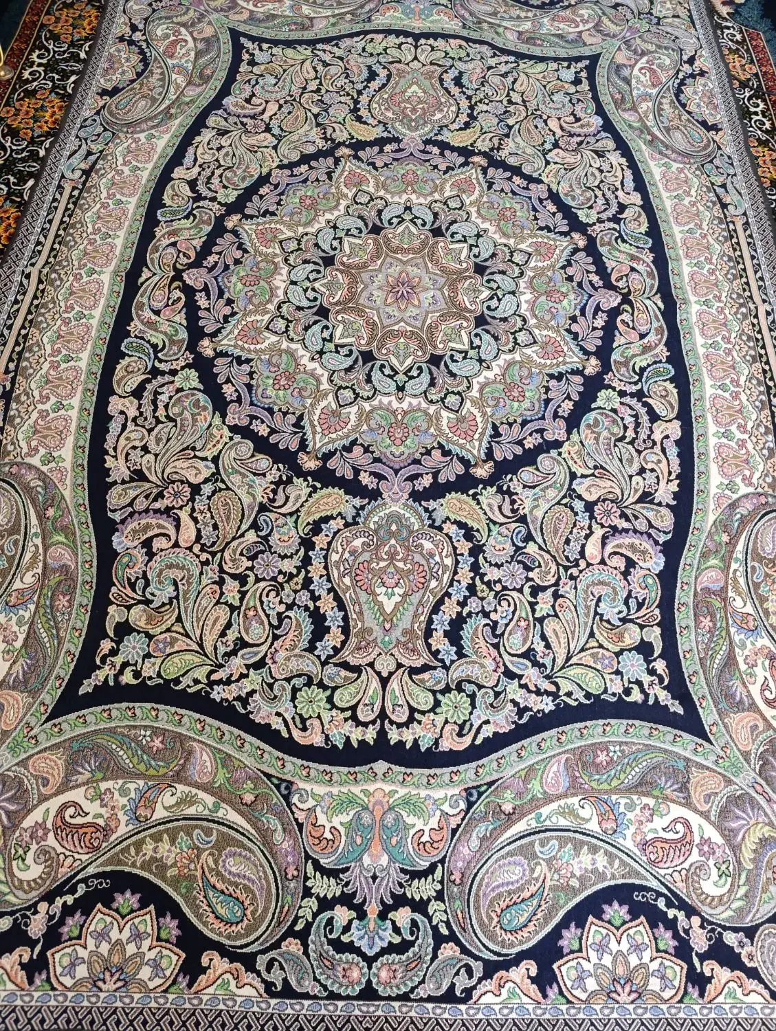 رو فرشی|روفرشی|قم, قلعه کامکار|دیوار