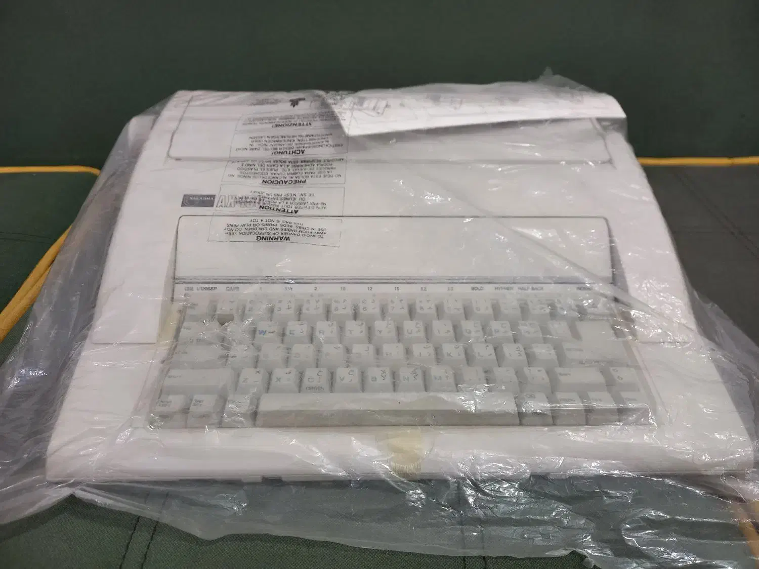 ماشین تایپ برقی قدیمی نو و آکبند ناکاجیما|کلکسیون اشیاء عتیقه|اندیمشک, |دیوار